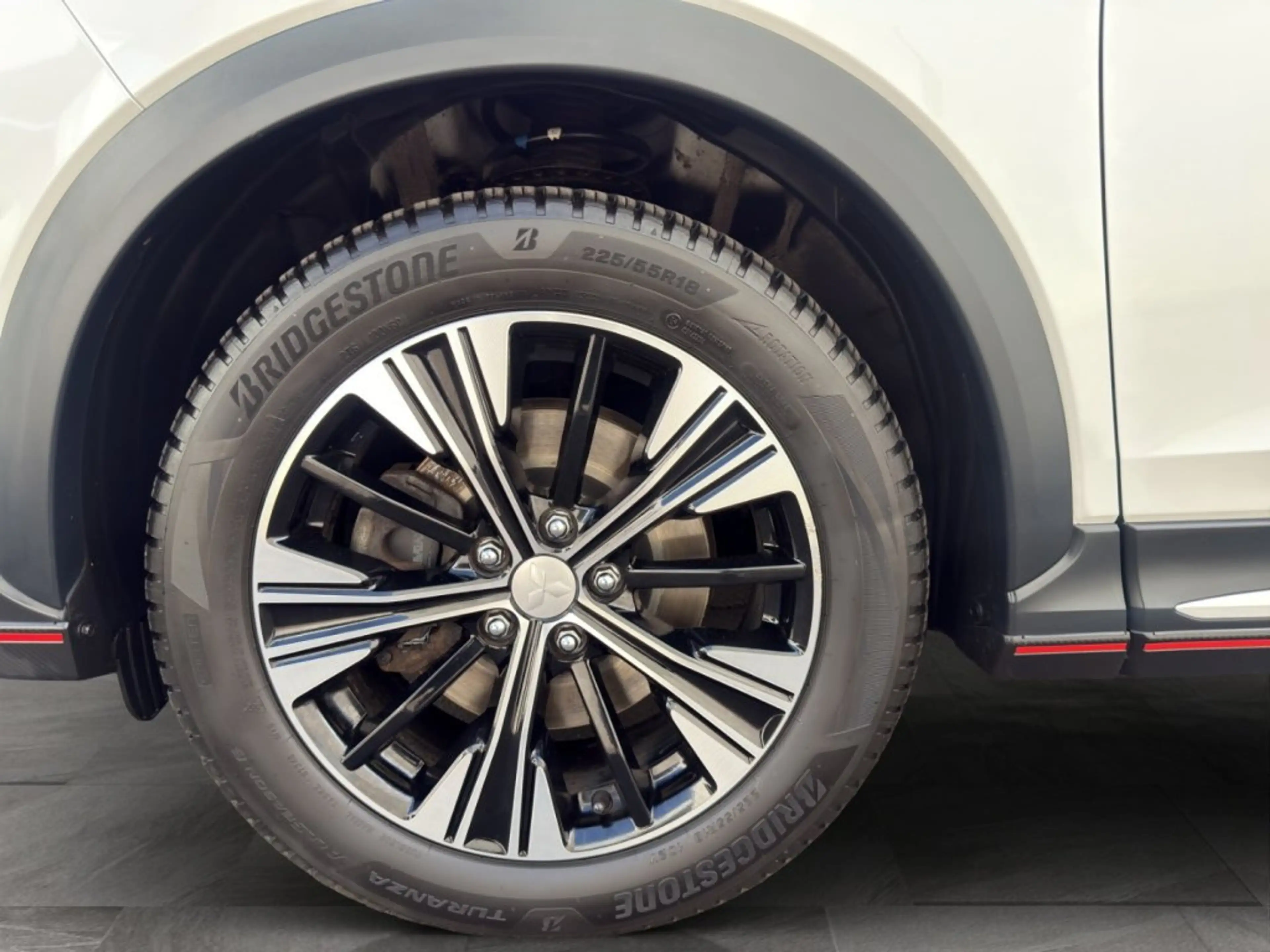 Mitsubishi Eclipse Cross Allrad 1,5 TC Intense+ First Edition — photo 6