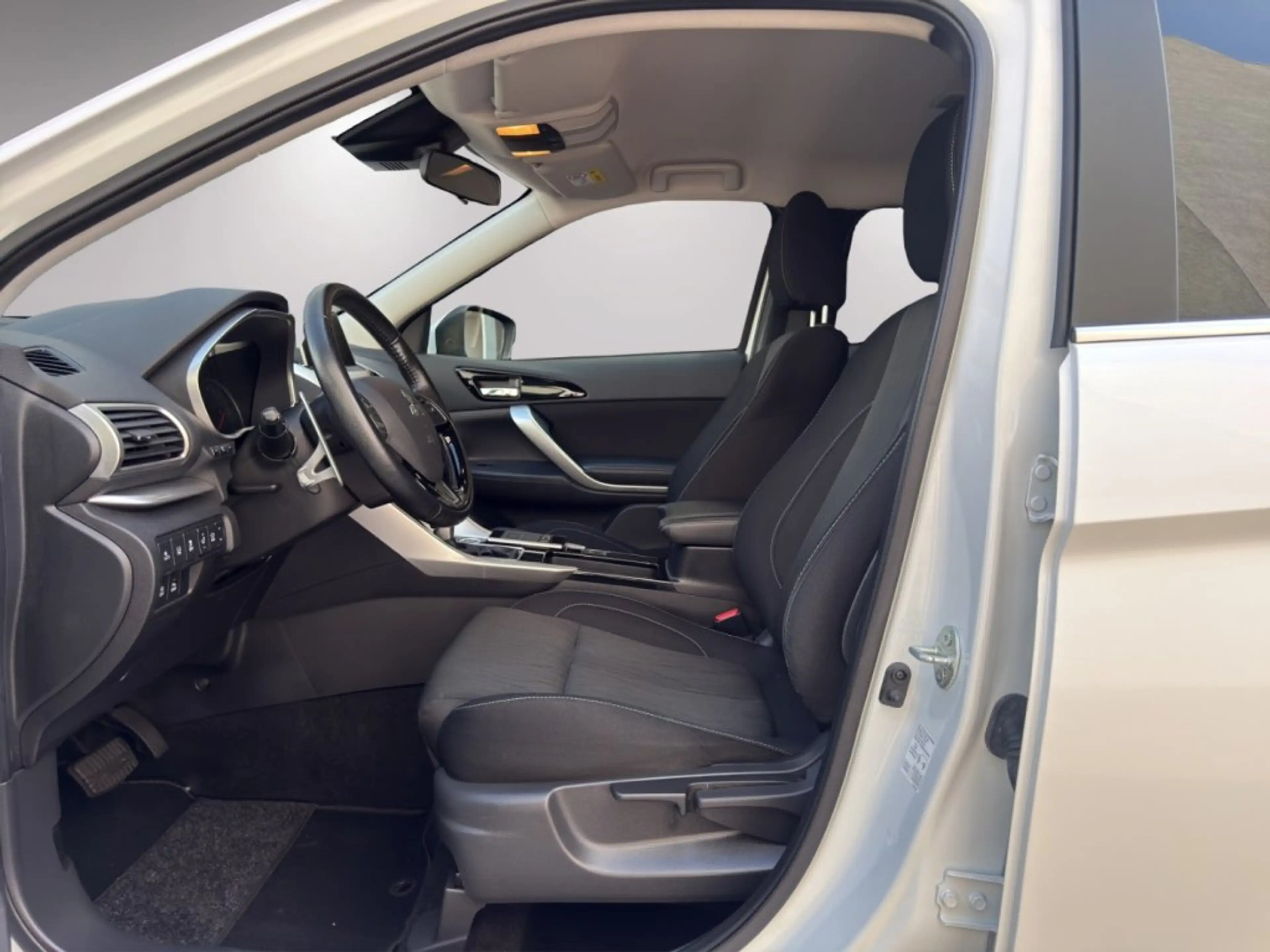 Mitsubishi Eclipse Cross Allrad 1,5 TC Intense+ First Edition — photo 7