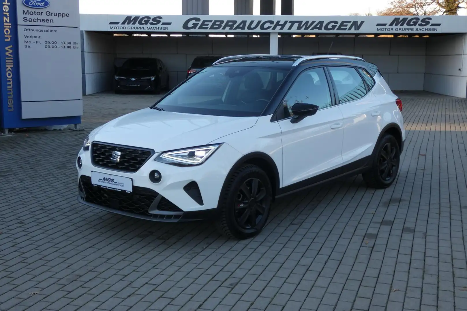 SEAT Arona 1.0 TSI 'FR' Fast Lane #BEATS #WINTER #AHK Weiß - 2