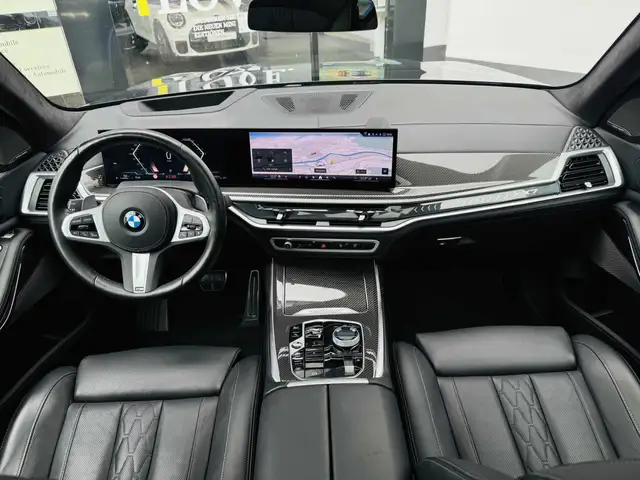 BMW X7 view 9