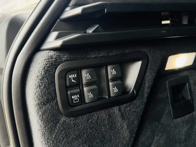 BMW X7 view 5