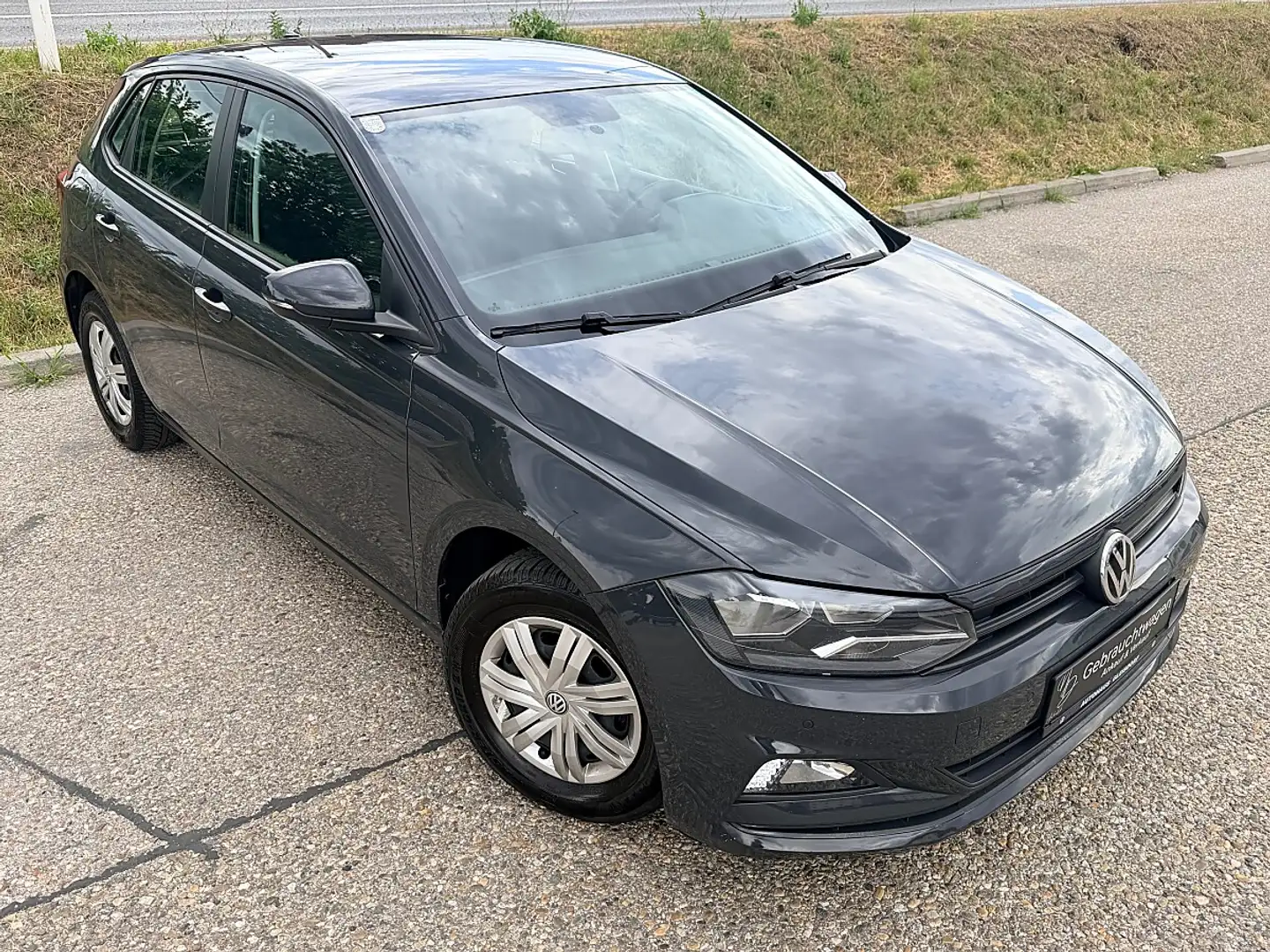 Volkswagen Polo 1.0 *1.Besitz/Sehr gepflegt* Grau - 2