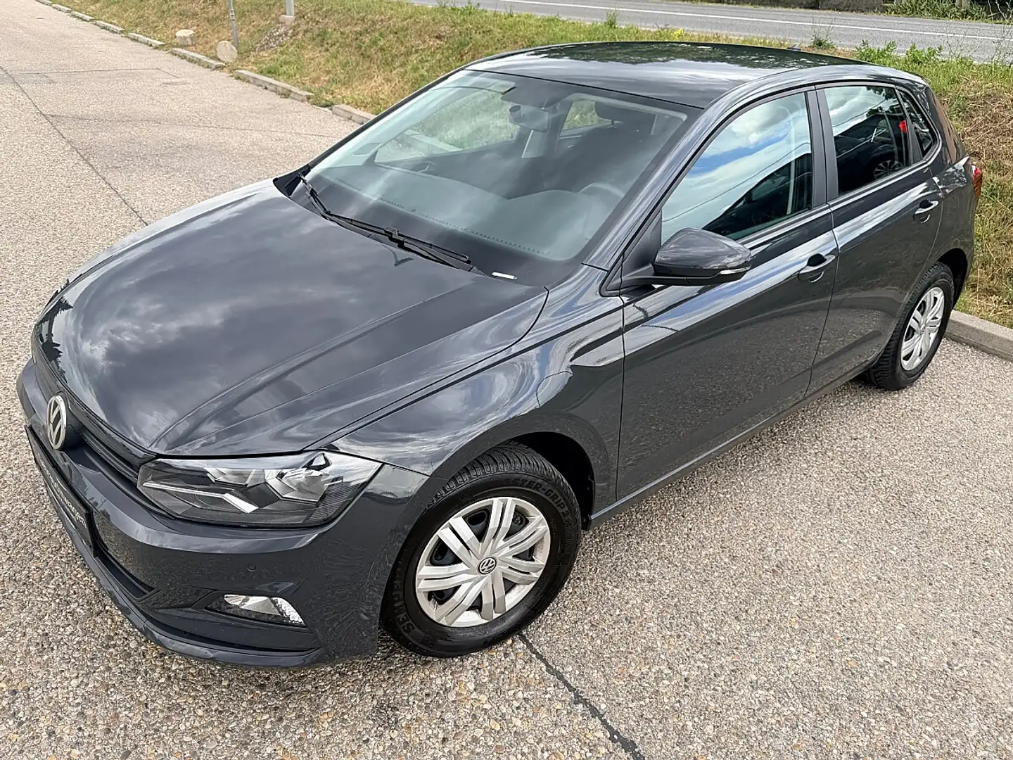 Volkswagen Polo 1.0 *1.Besitz/Sehr gepflegt* Grau - 1