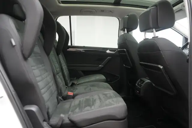 Volkswagen Touran view 8