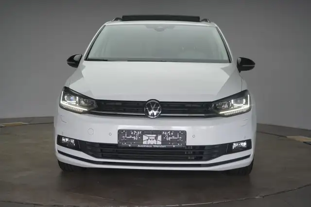Volkswagen Touran view 2