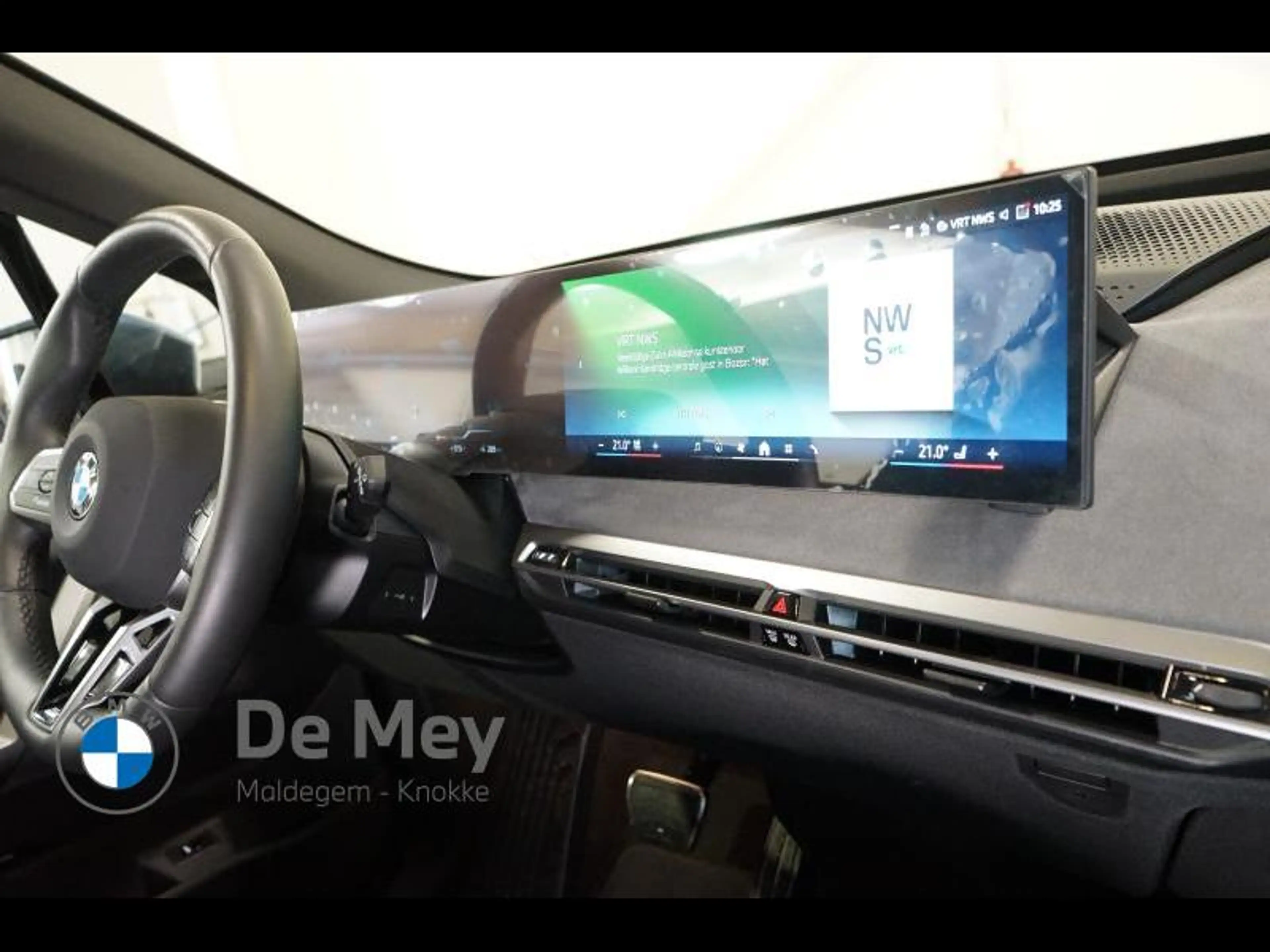 BMW iX 45 — photo 12