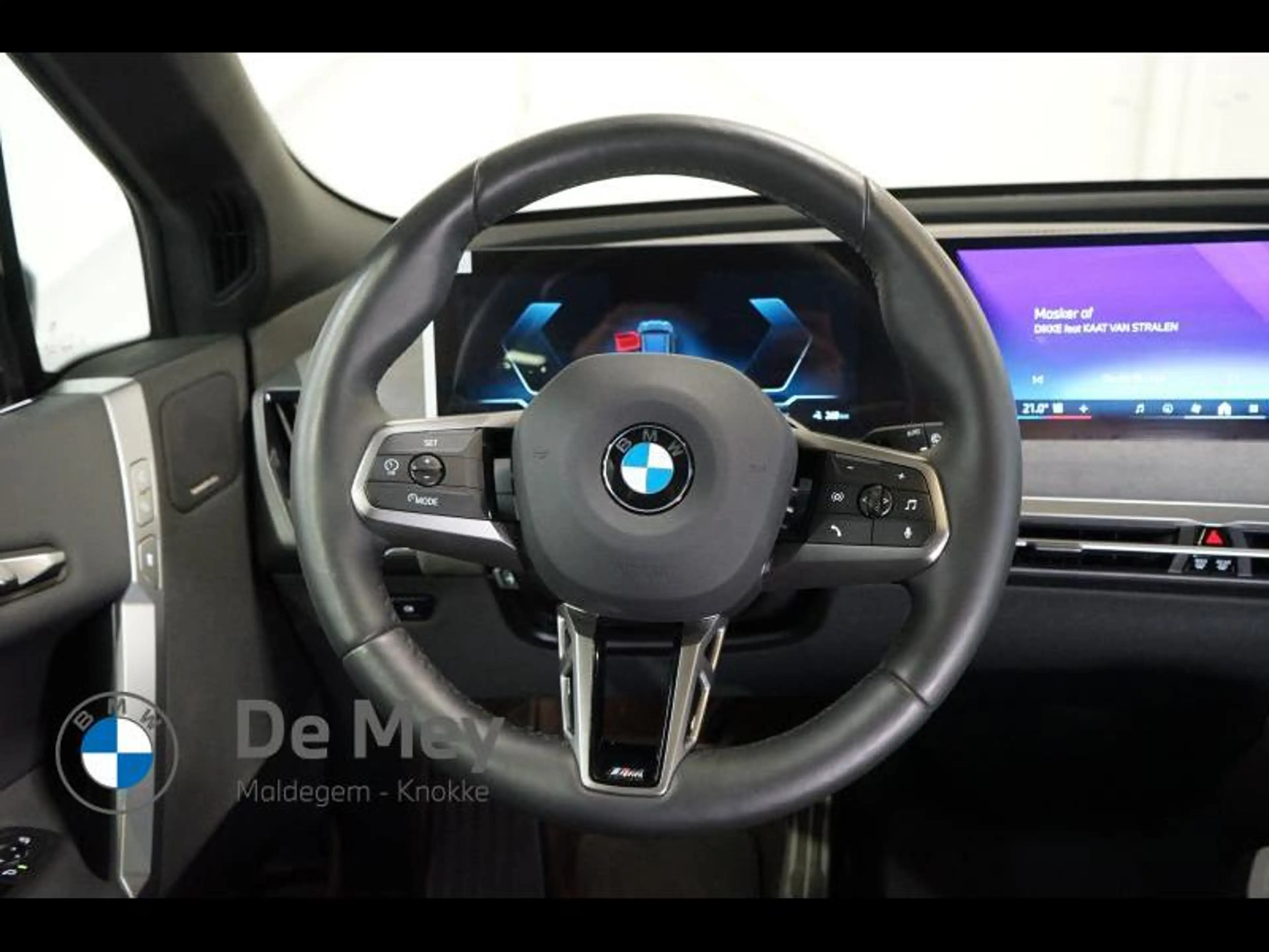 BMW iX 45 — photo 13