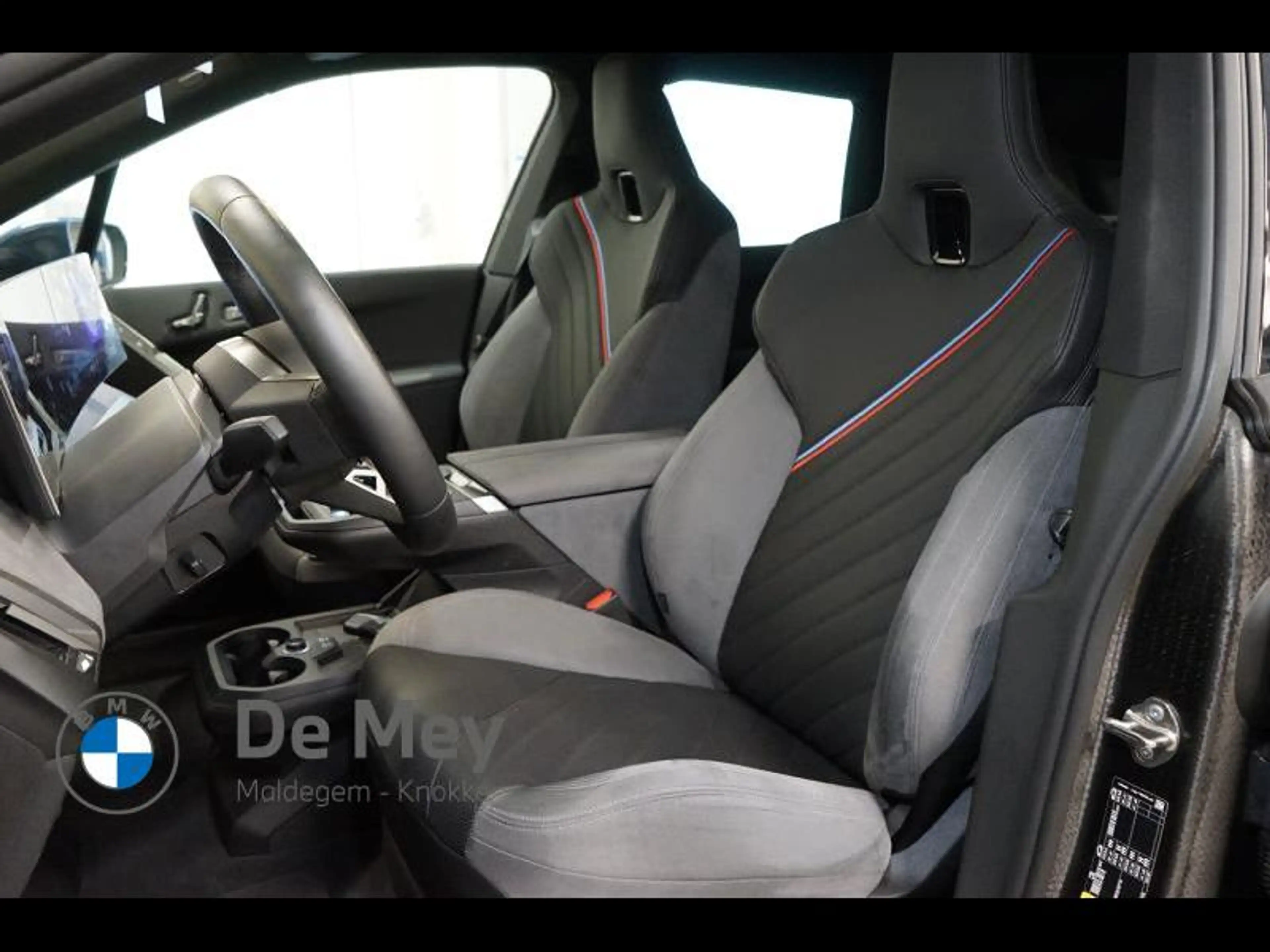 BMW iX 45 — photo 14