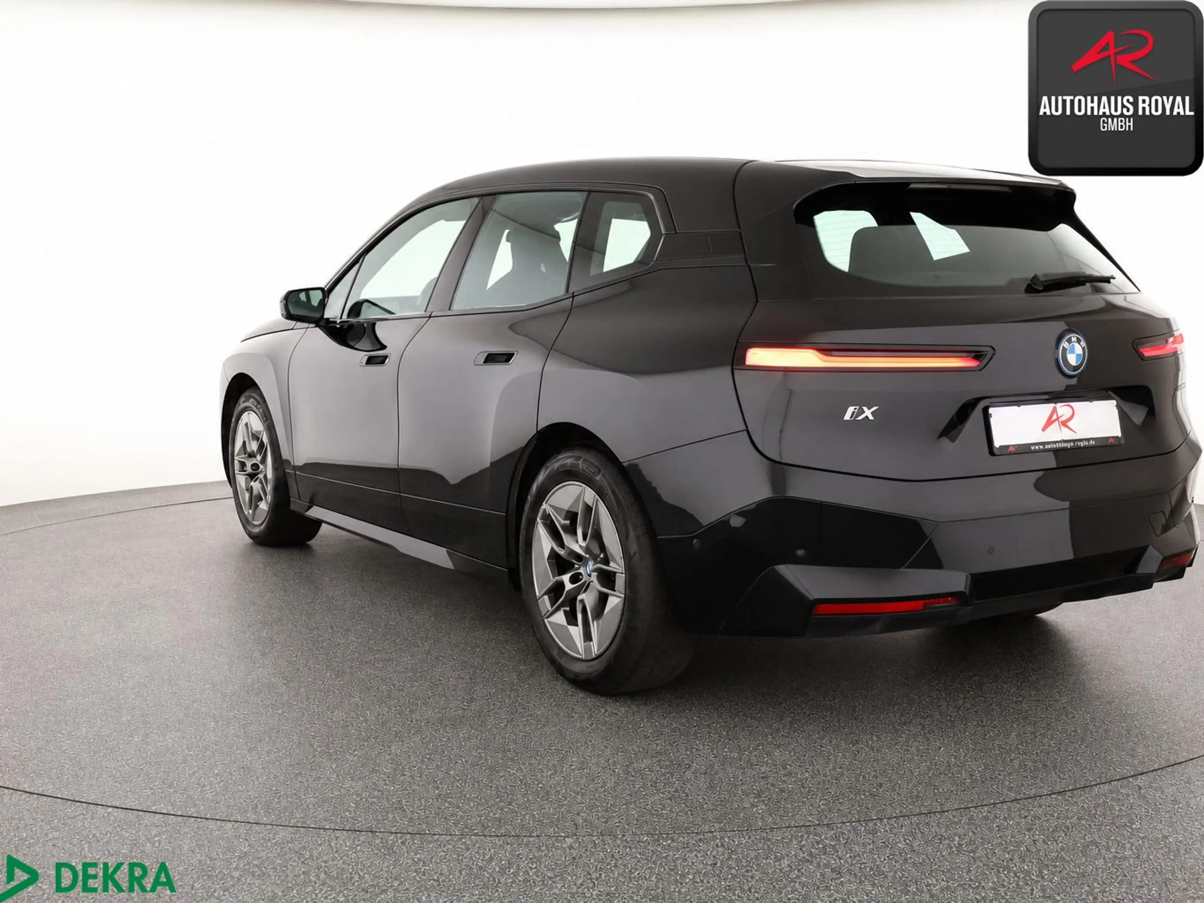 BMW iX xDrive50 SPORT LASER,SKYLOUNGE,LUFT,360GRAD — photo 3