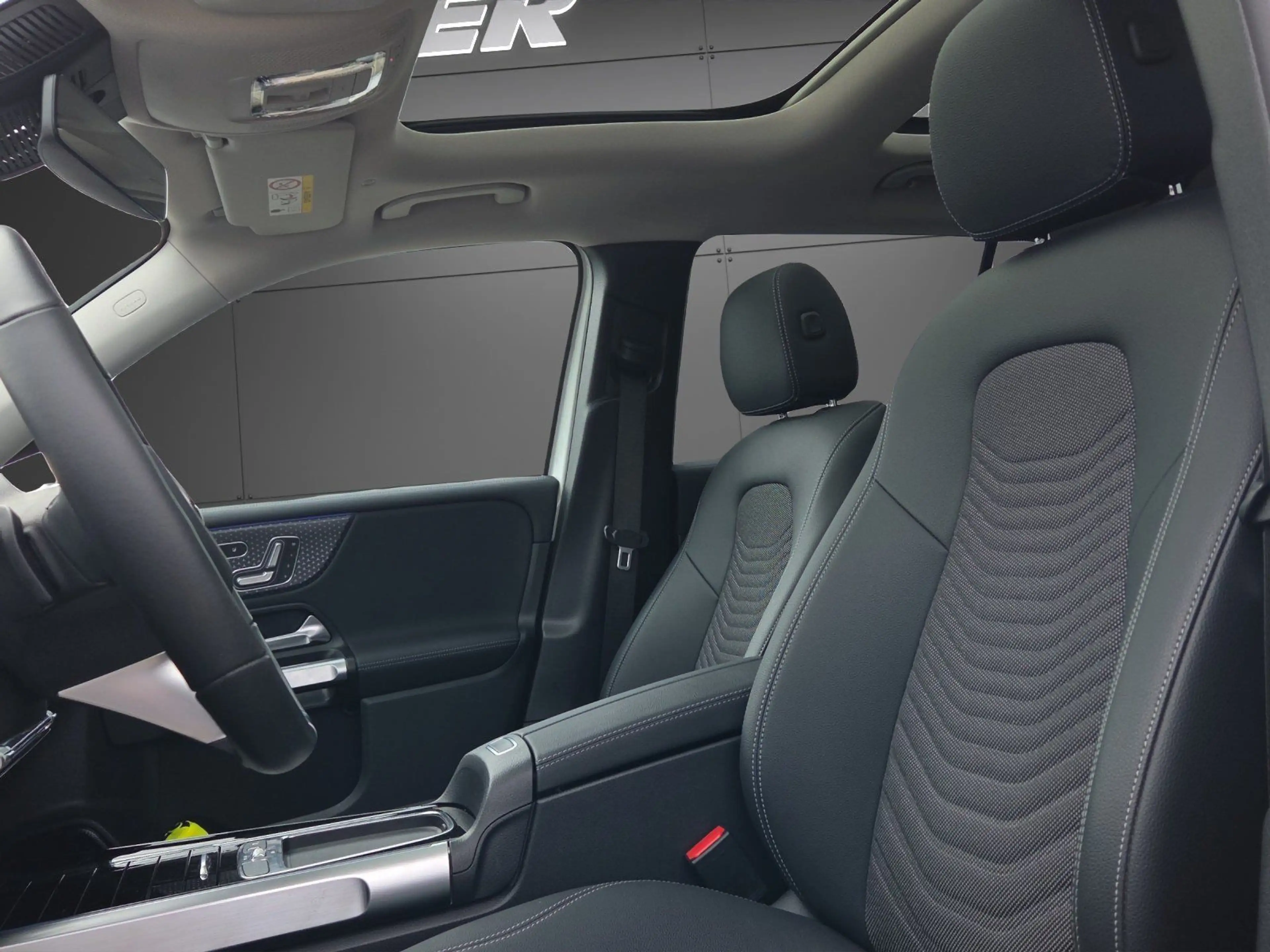 Mercedes-Benz EQB 350 4M PROGRESSIVE+AHK+PANO+DISTR+360+MEMORY — photo 8