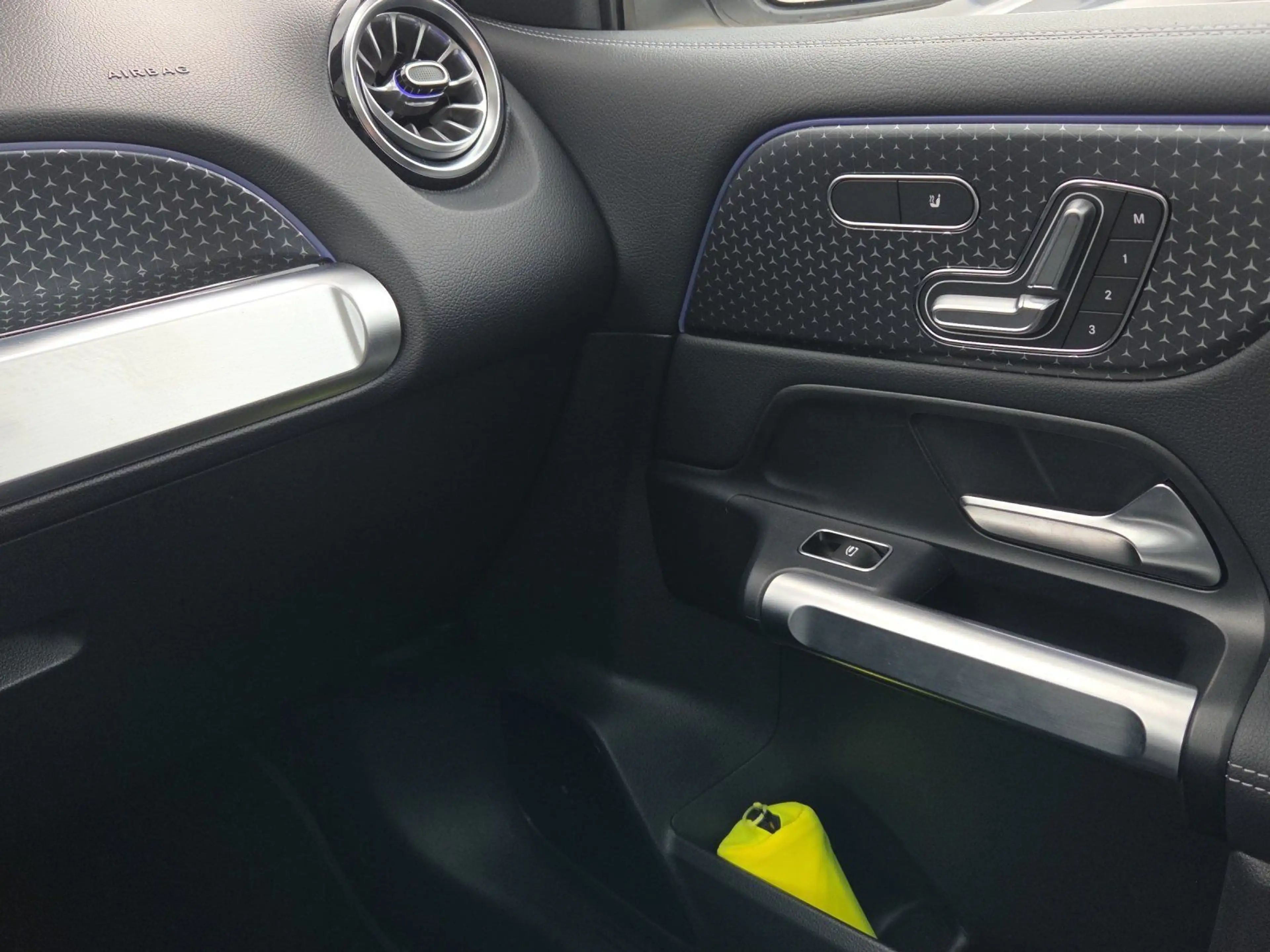 Mercedes-Benz EQB 350 4M PROGRESSIVE+AHK+PANO+DISTR+360+MEMORY — photo 10