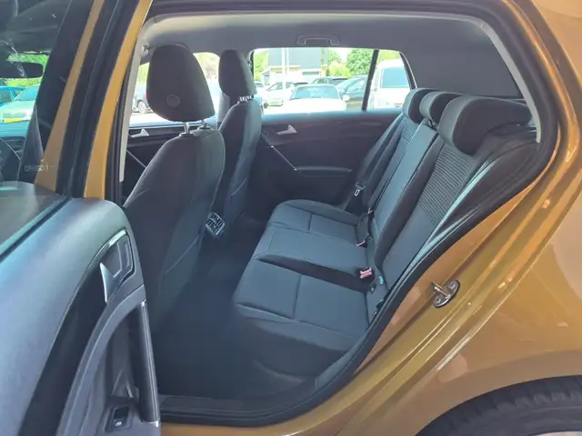Volkswagen Golf view 12