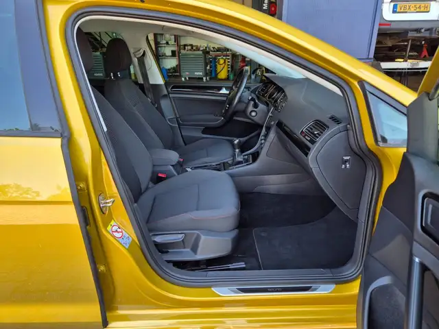 Volkswagen Golf view 15