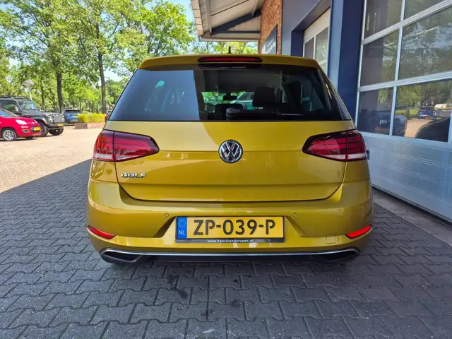 Volkswagen Golf view 10