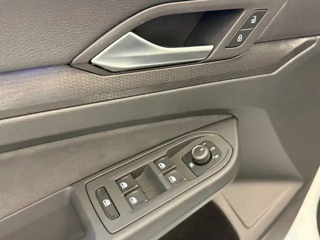Volkswagen Golf view 12