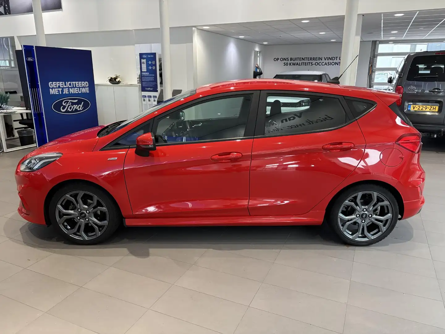 Ford Fiesta 1.0 EcoBoost ST-Line | NAVI | CARPLAY | LMV Rood - 2