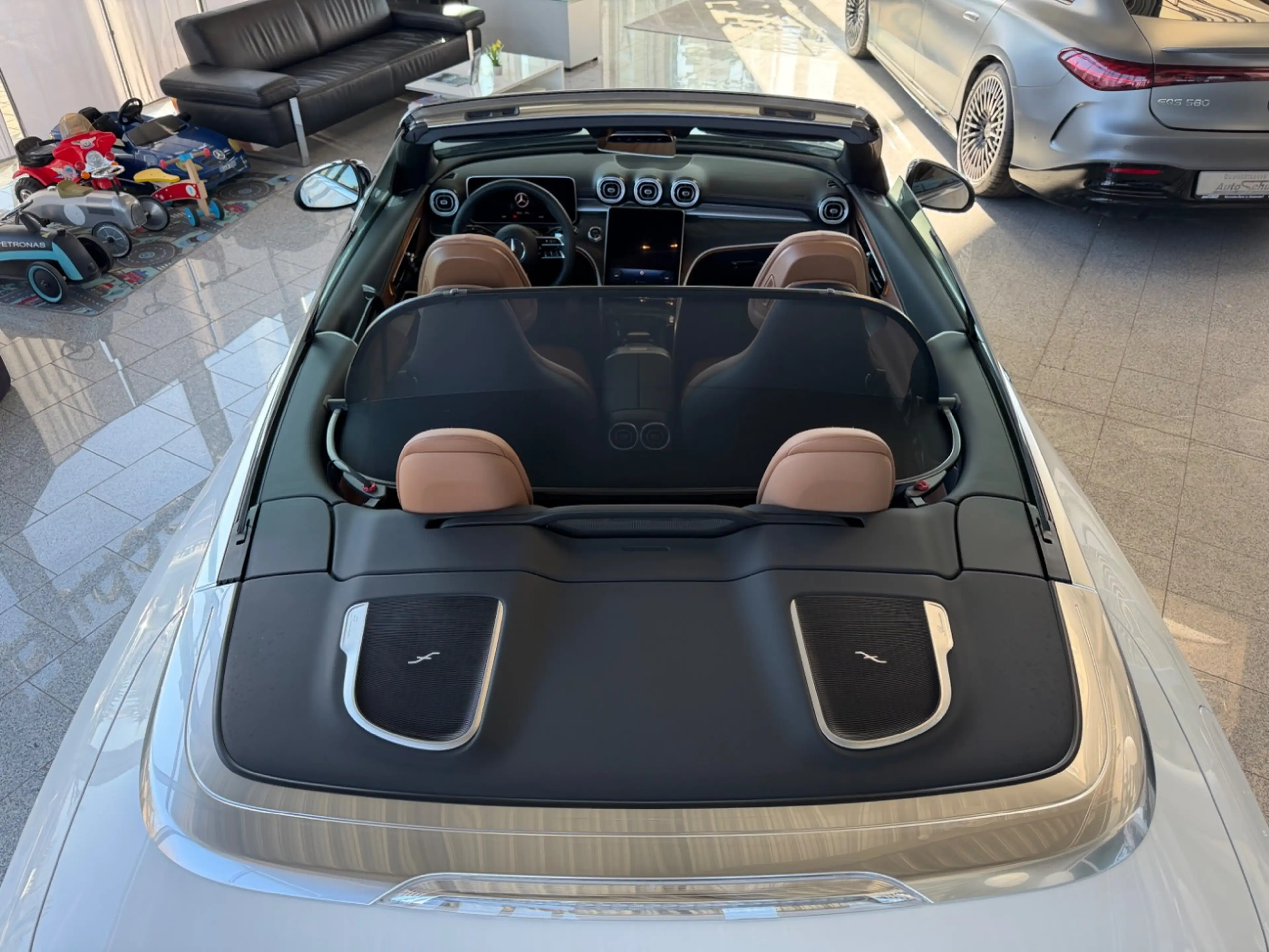 Mercedes-Benz CLE 300 4Matic Cabrio AMG+Burmester+Night+360° — photo 10