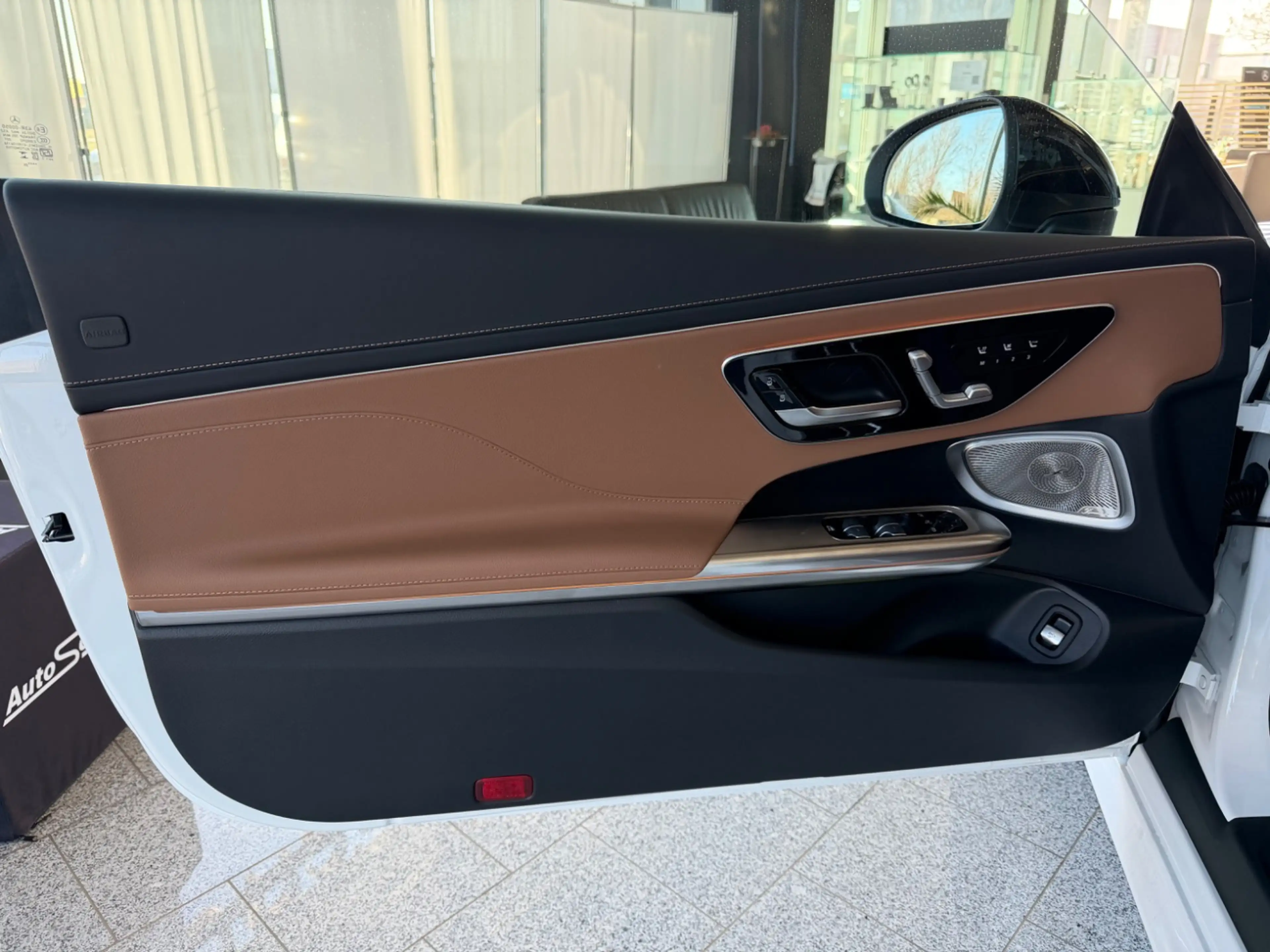 Mercedes-Benz CLE 300 4Matic Cabrio AMG+Burmester+Night+360° — photo 7