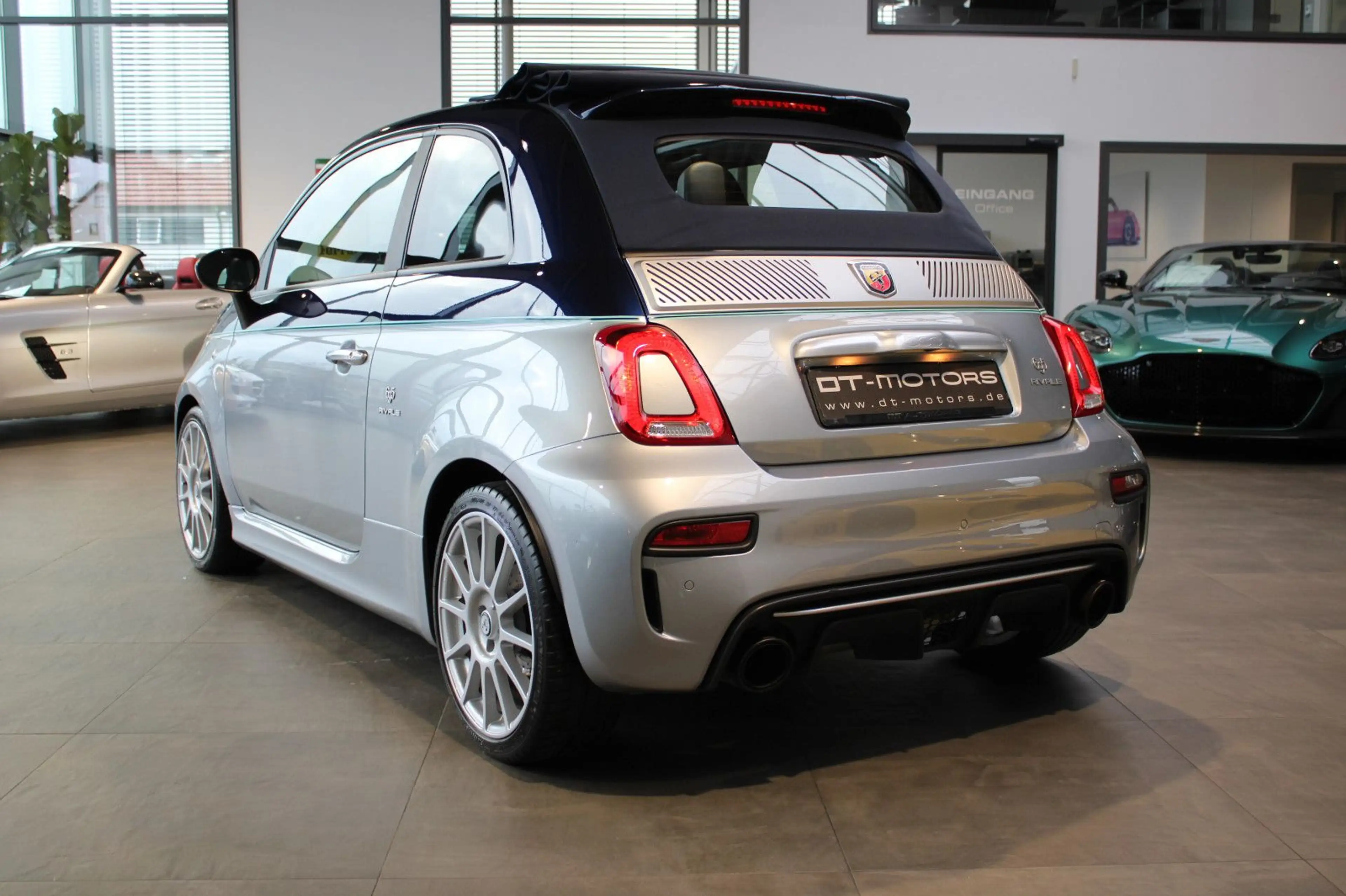Abarth 695C RIVALE AUTOMATIK/AKRAPOVIC/CARBON/XENON/17" — photo 14