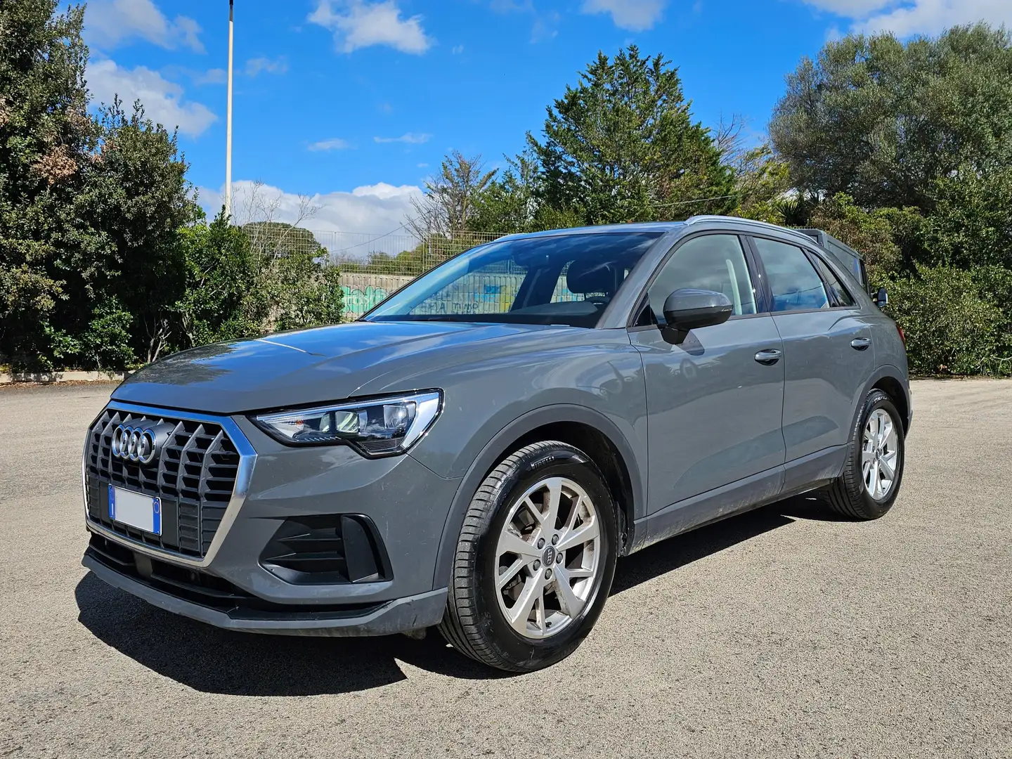 Audi Q3 Q3 35 2.0 tdi Business Advanced s-tronic Grijs - 1