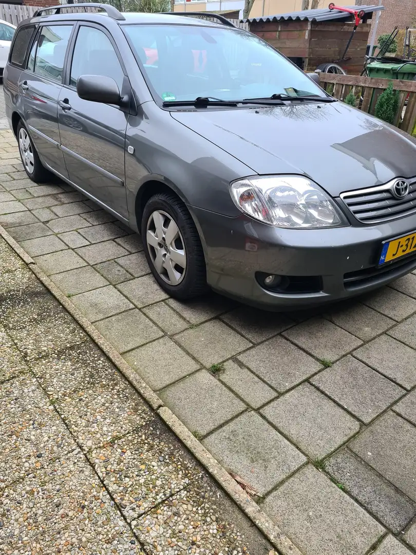 Toyota Corolla 1.6 VVT-i L.Terra Grijs - 1
