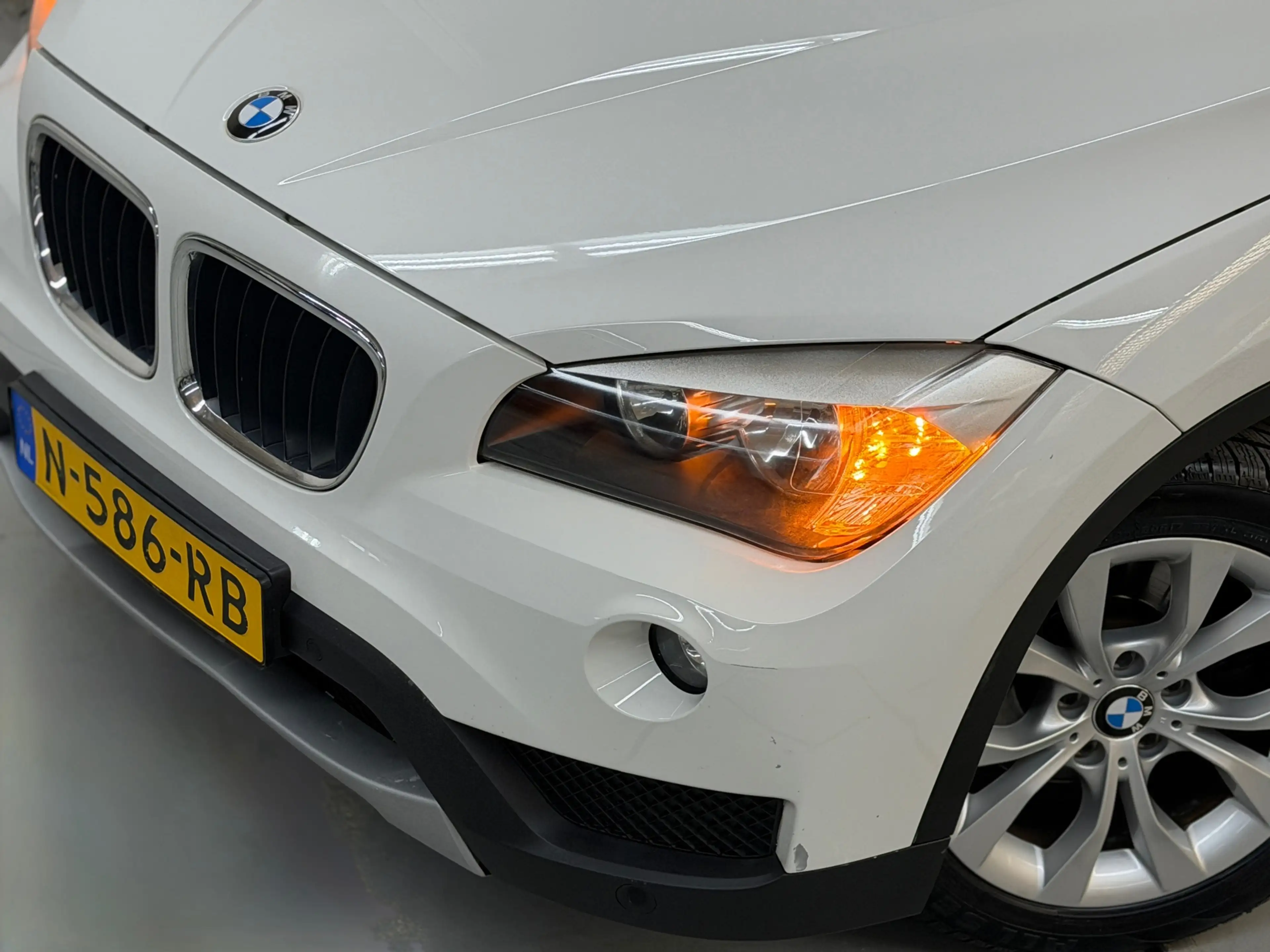 BMW X1 SDrive18i PANO TREKHAAK NAVI LEDER 4 Niuewe Banden — photo 2