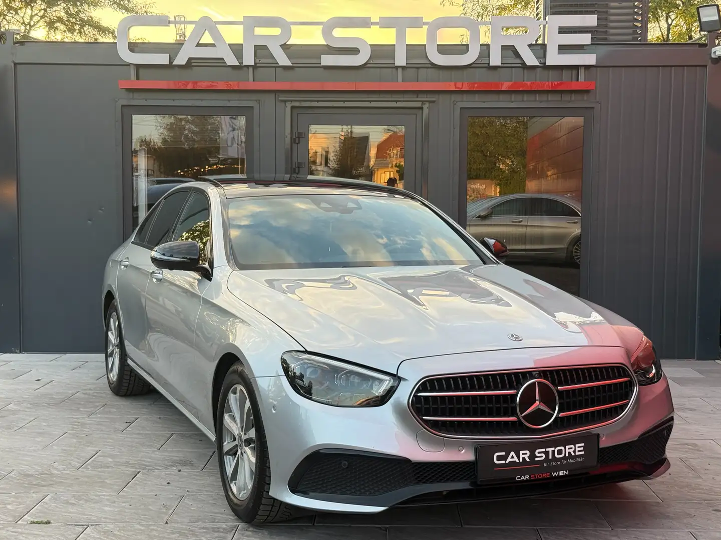 Mercedes-Benz E 220 d|Avantg.|Pano|Widescreen|Burmester|360K|NightPak. Grau - 1