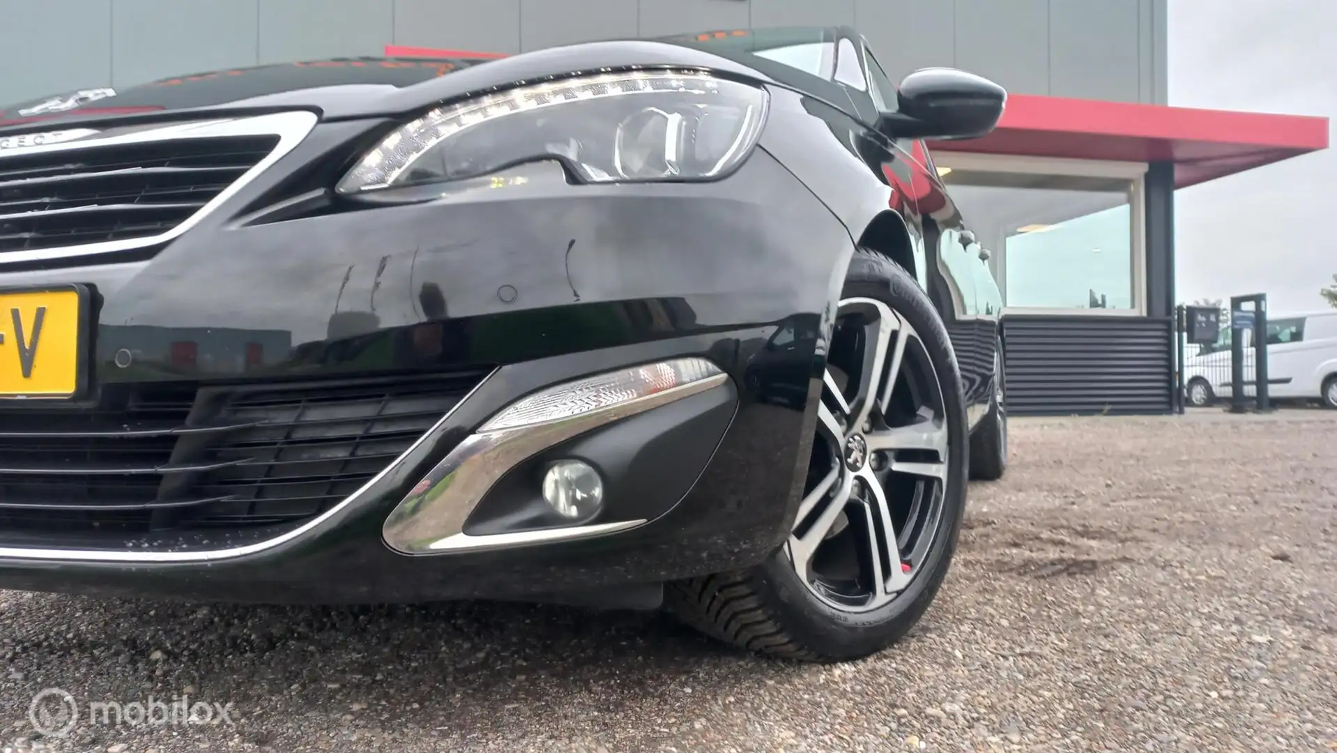 Peugeot 308 SW 1.6 BlueHDI Blue Lease Premium Noir - 2