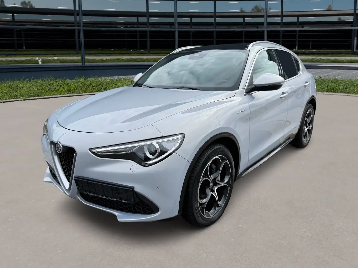 Alfa Romeo Stelvio Lusso Ti Q4 2.2+Bi-Xenon+DAB+Kamera+Lede Weiß - 1