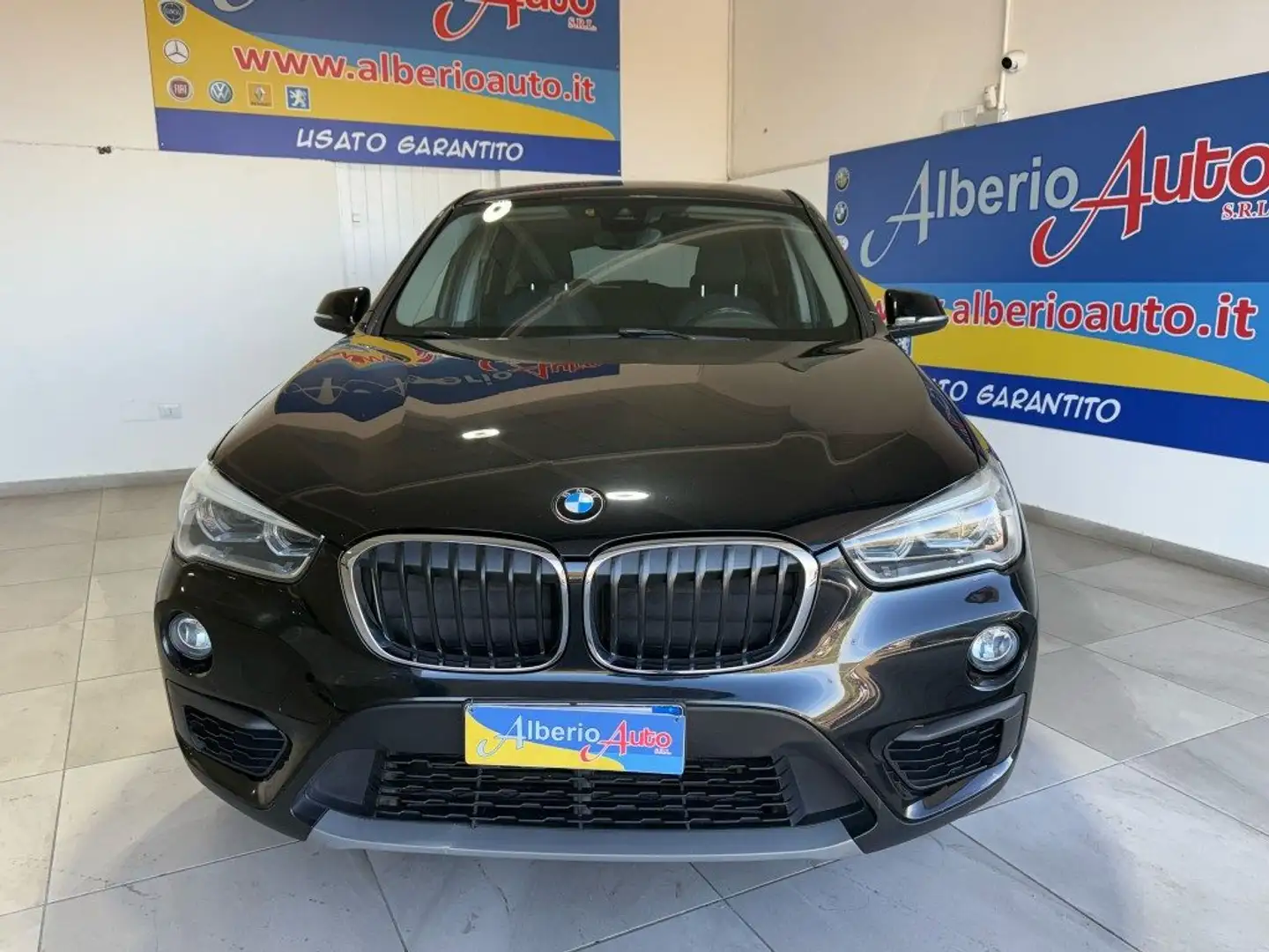 BMW X1 sDrive18d Business Nero - 2