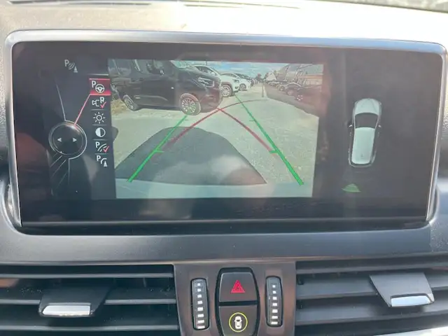 BMW 2 Series view 9