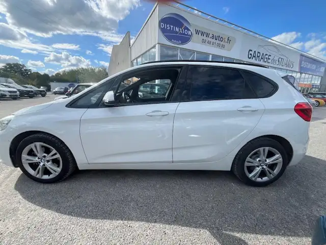 BMW 2 Series view 4