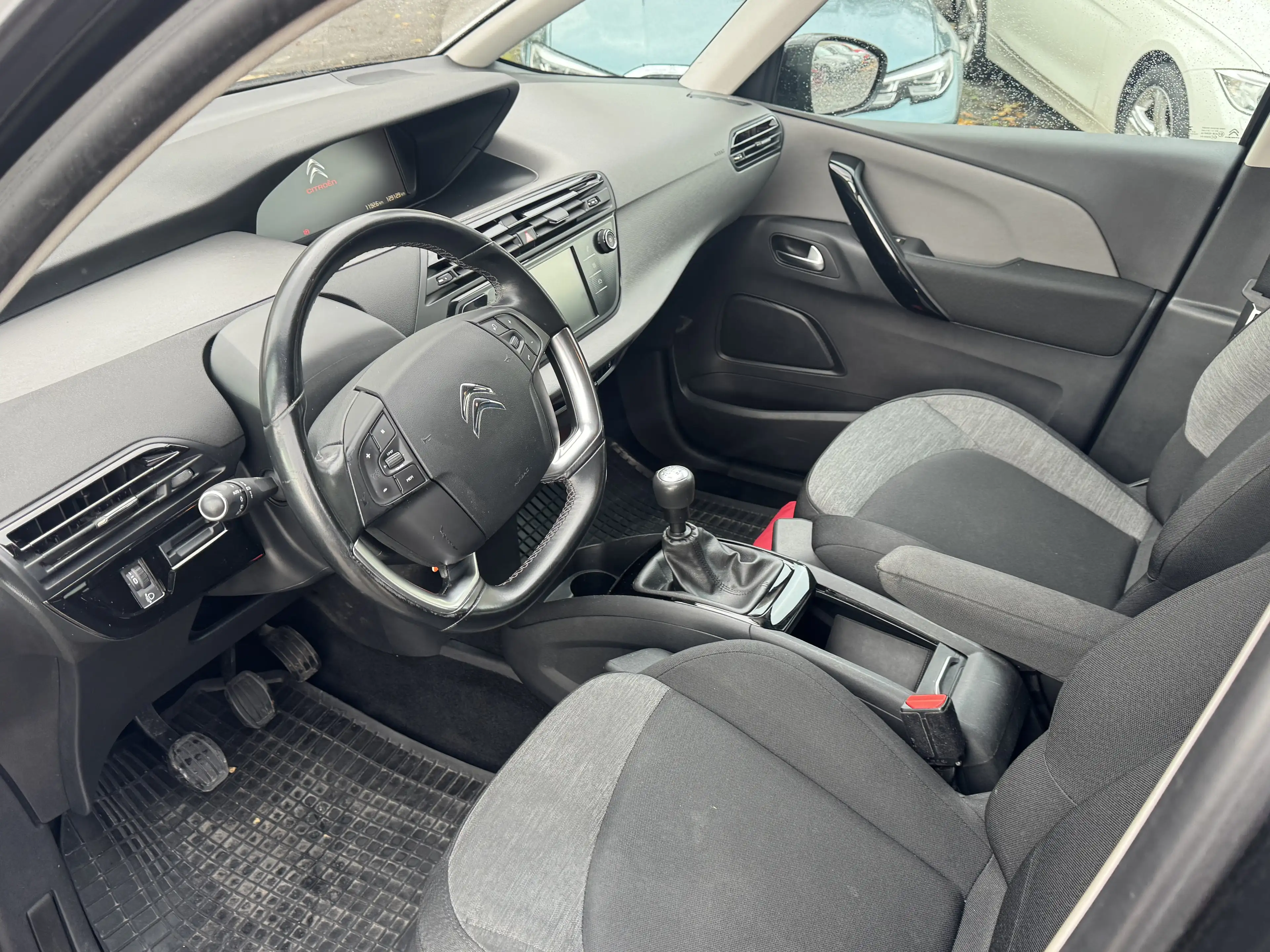 Citroen Grand C4 Picasso BlueHDi 120 FEEL 7 places — photo 13
