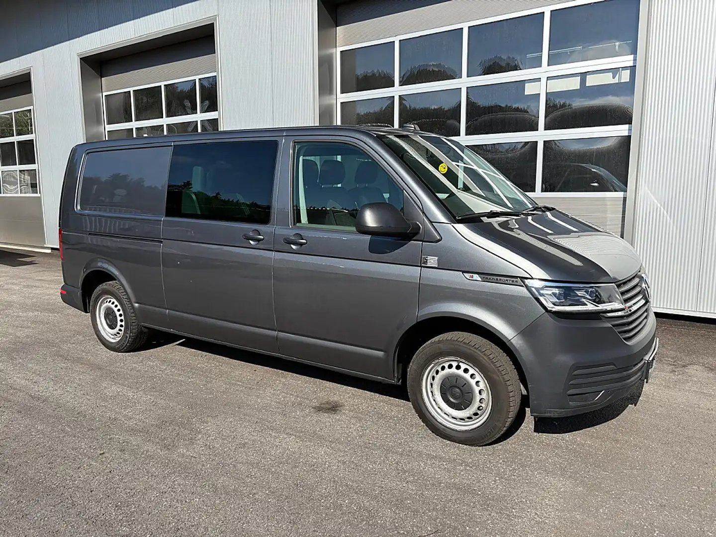 Volkswagen T6.1 Kastenwagen Plus LR 2,0 TDI 4Motion **TOP** Grau - 1