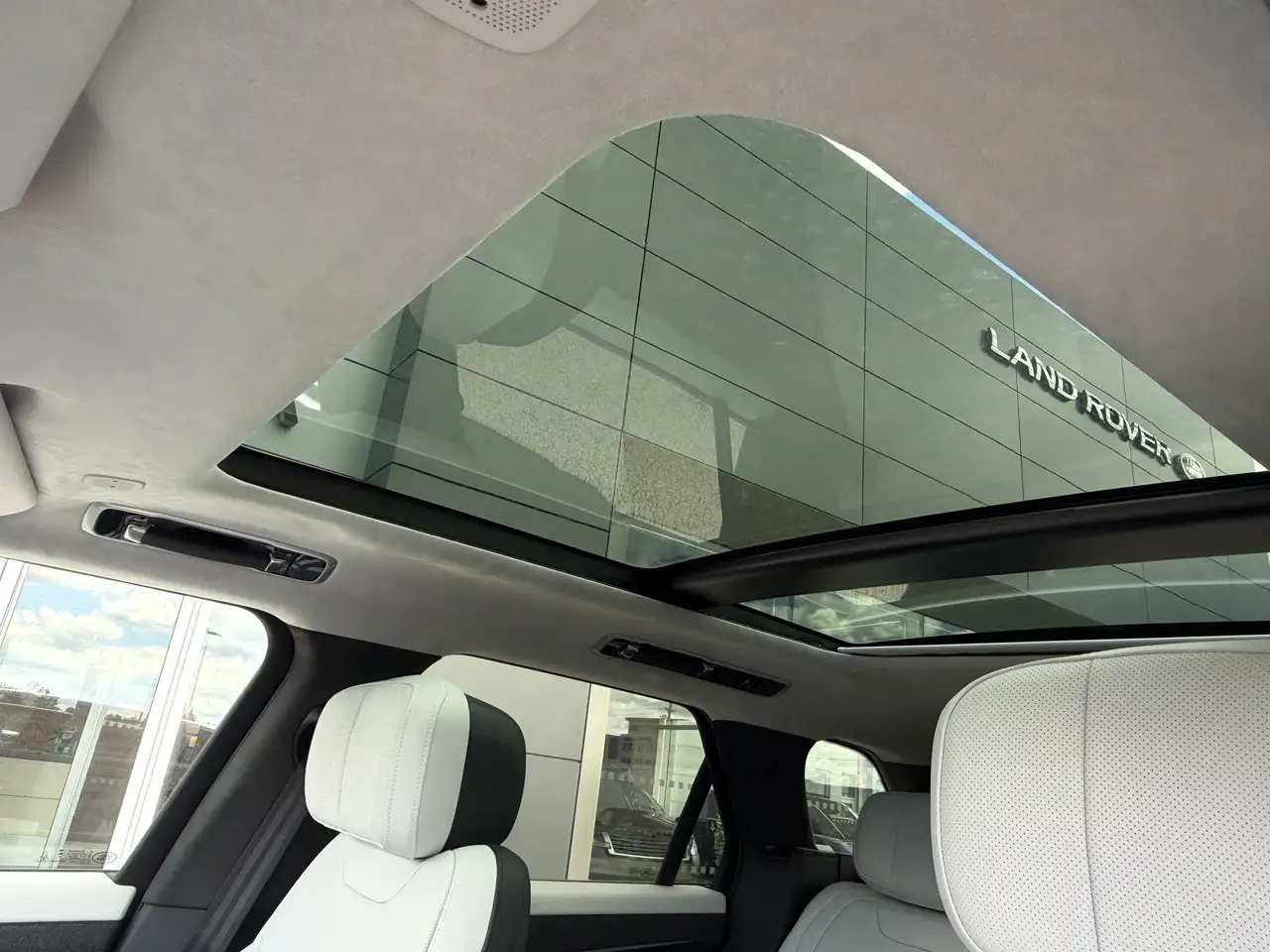 Land Rover Range Rover Sport снимка Land Rover Range Rover Sport