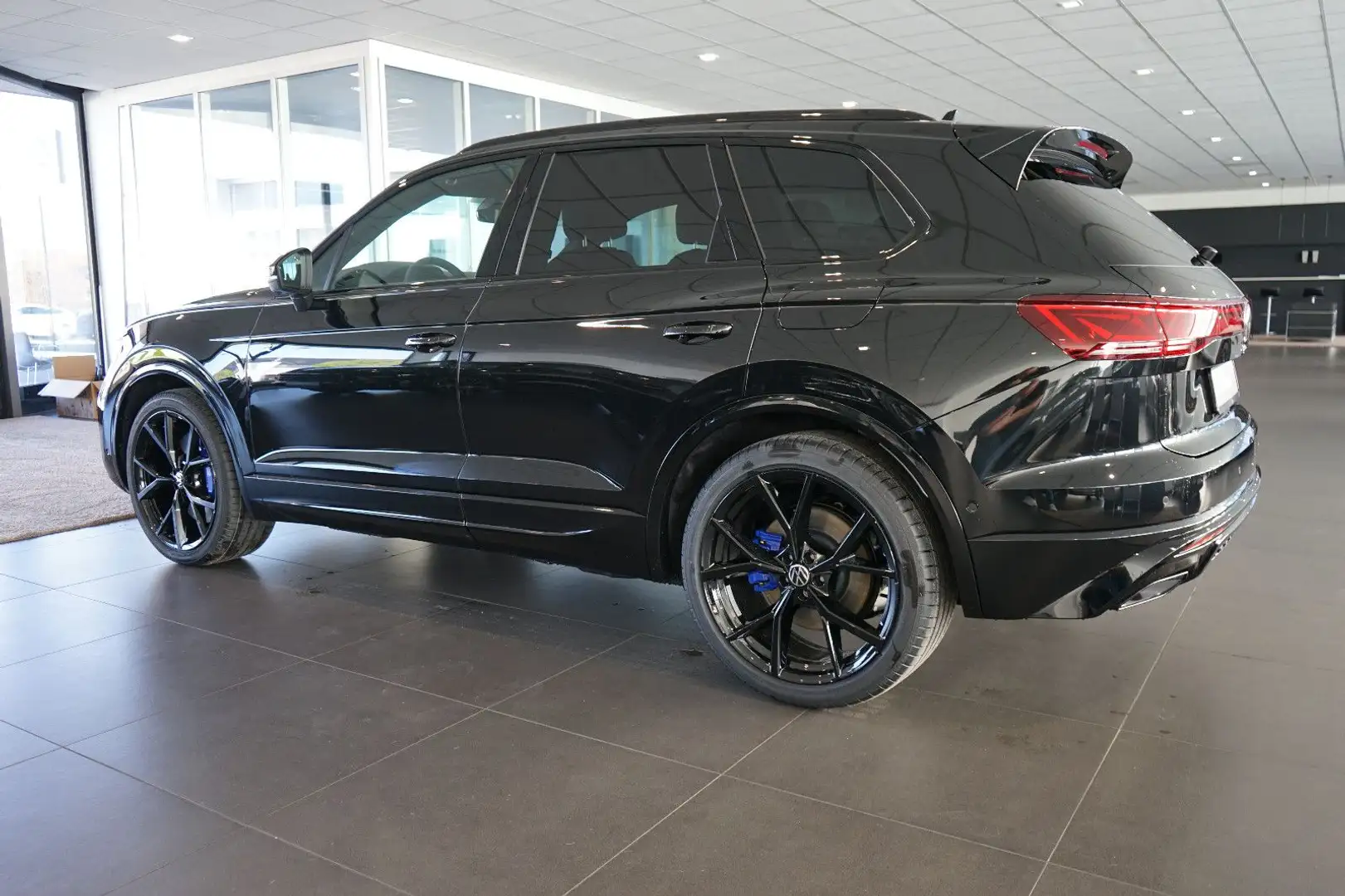 Volkswagen Touareg R eHybird | Pano | AHK | Dynaudio Zwart - 2