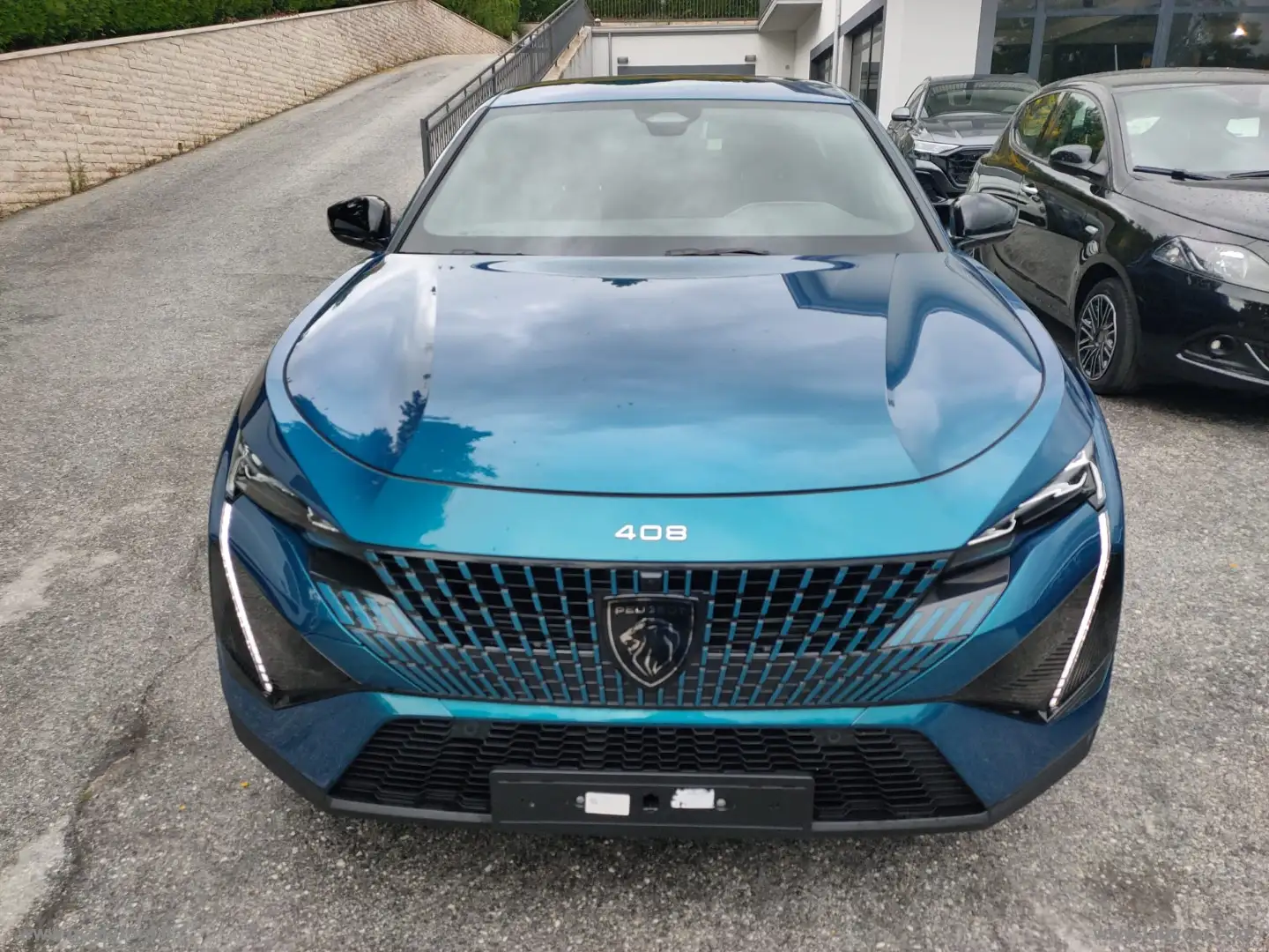 Peugeot 408 PureTech 130 S&S EAT8 GT Blau - 2