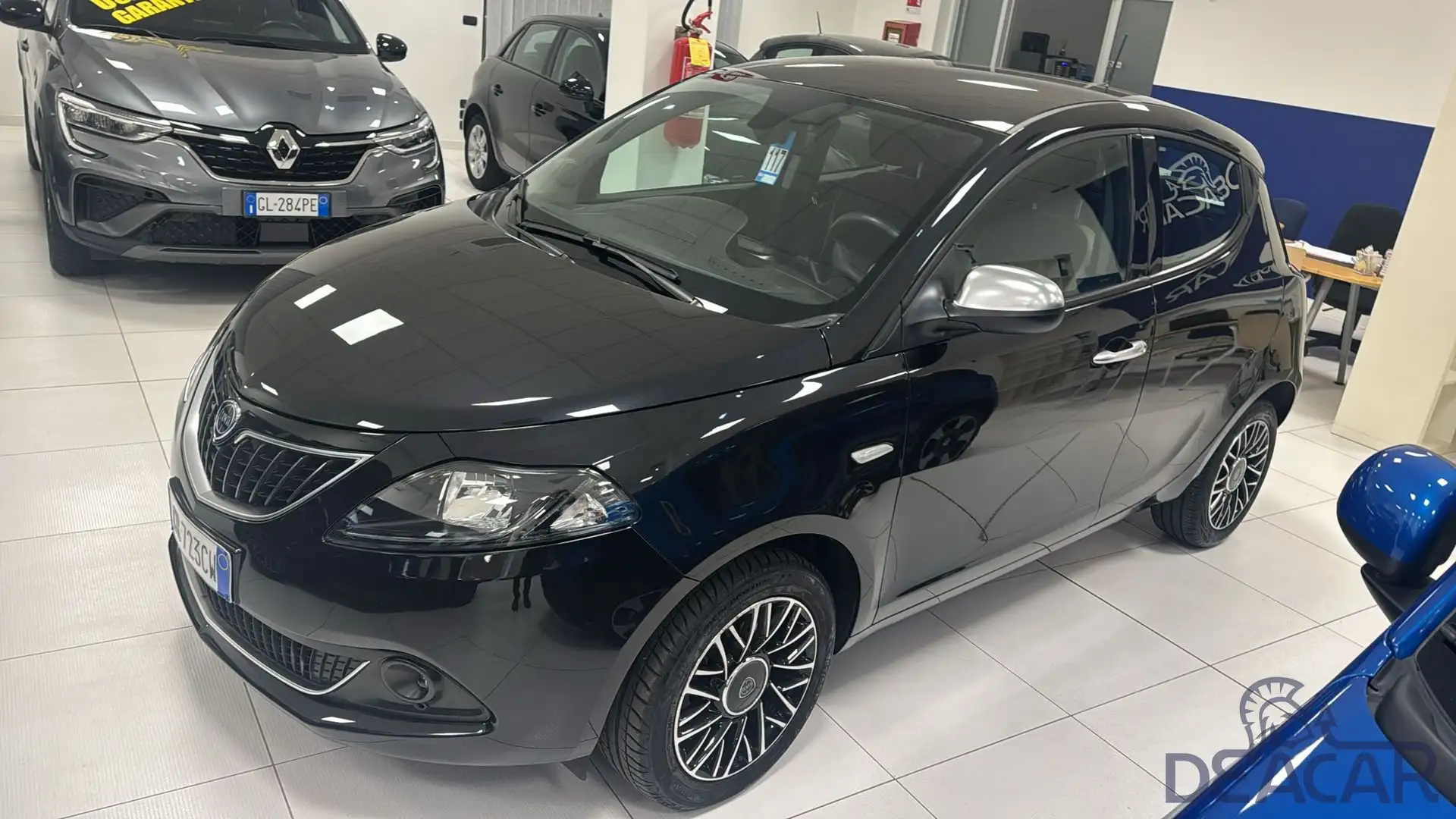 Lancia Ypsilon Ypsilon 1.0 FireFly 5 porte S&S Hybrid Alberta Fe Nero - 2