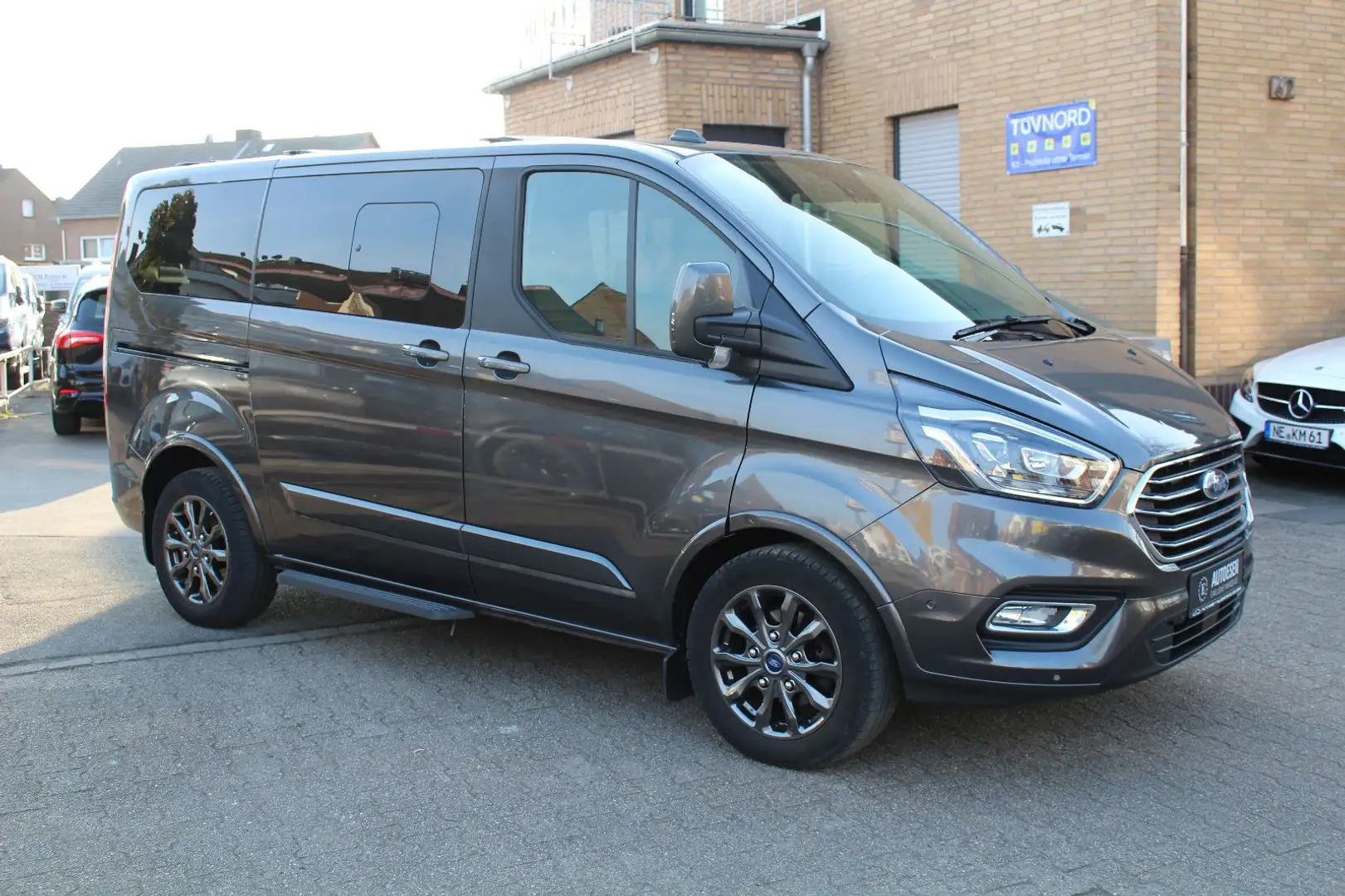 Ford Tourneo Custom Titanium X+NAVI+LEDER+KAMERA+1.Hd Gris - 2