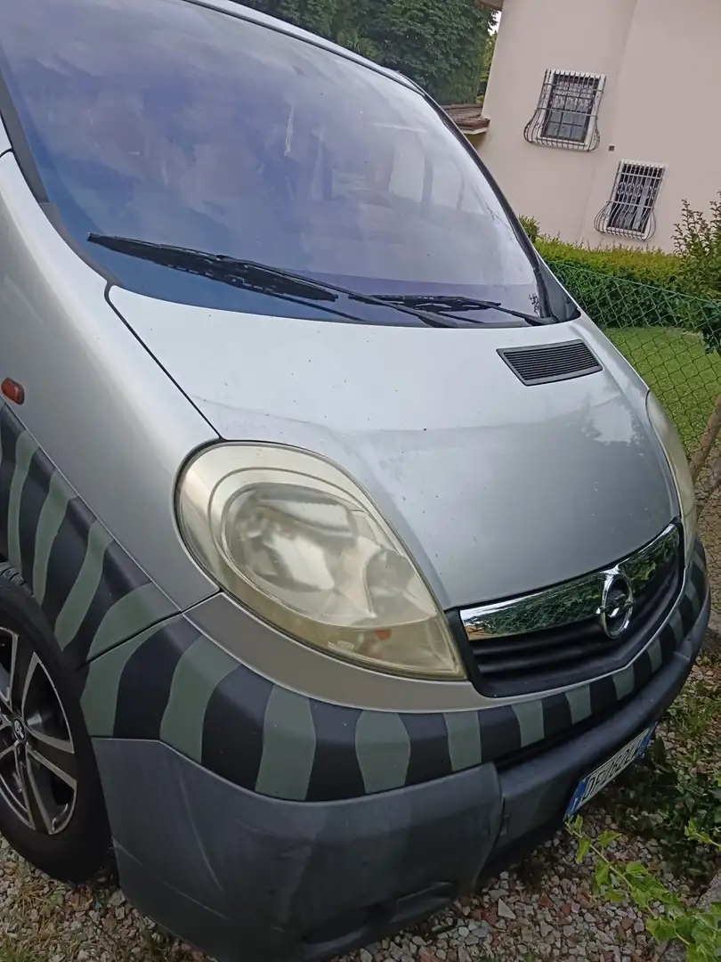 Opel Vivaro 8 posti omologato per 9 - 2
