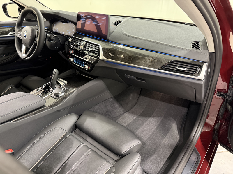 BMW 530 e xDrive Touring Luxury ACC 360 HUD HK Memory — photo 10