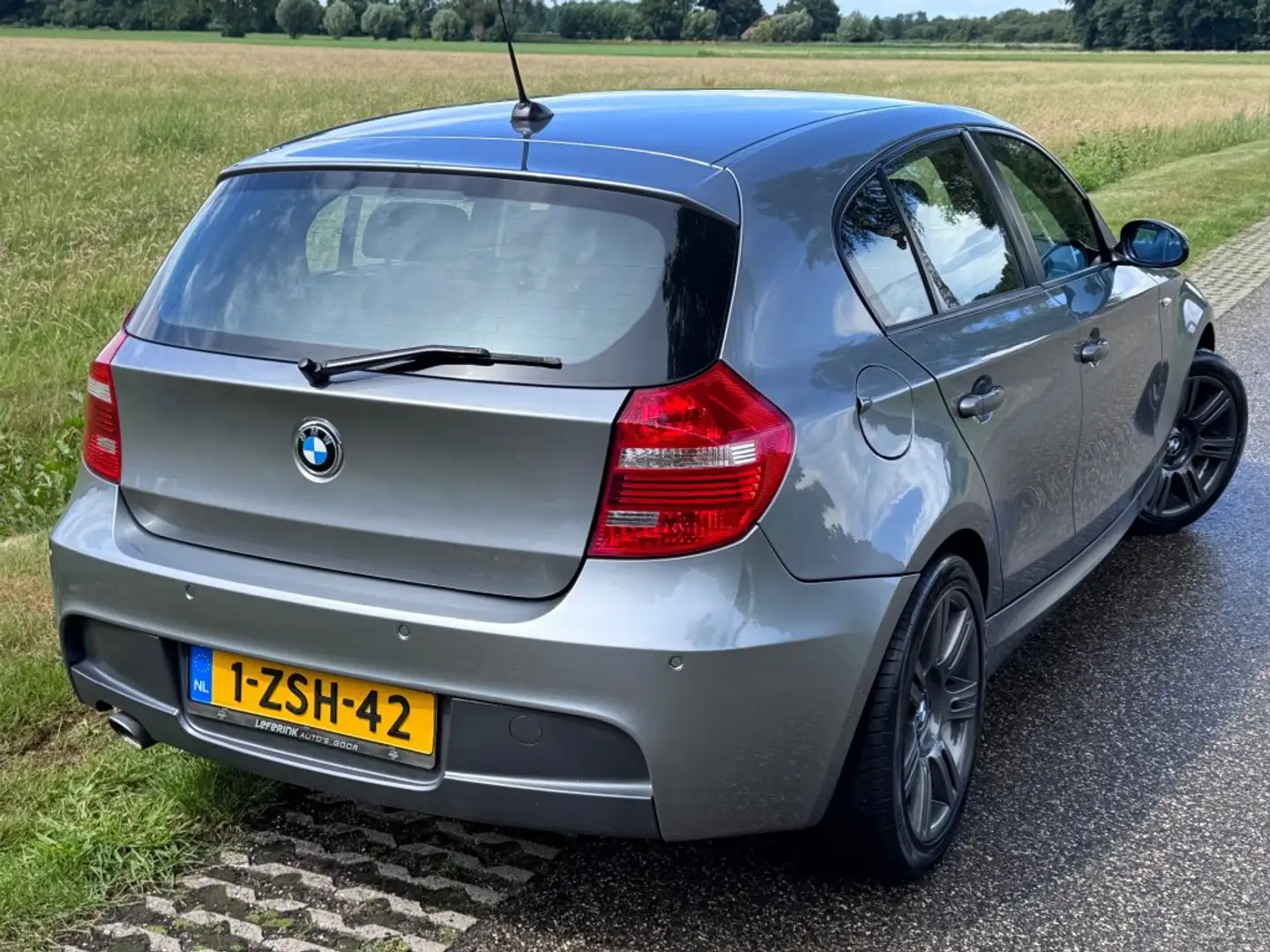 BMW 118D / MPAKKET / 17 INCH / NAVI / XENON Gris - 2