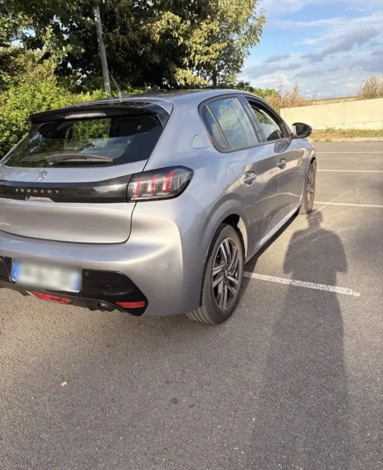 Peugeot 208 208 — photo 2