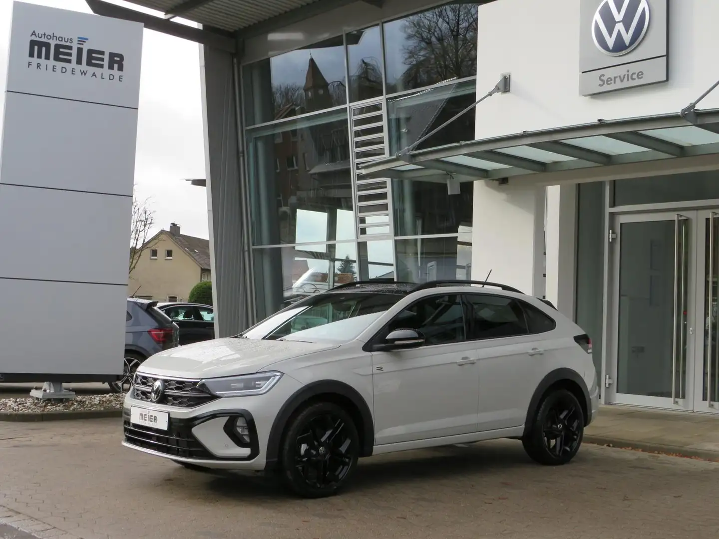 Volkswagen Taigo R-Line 1.5TSI DSG AHK BlackStyle Kamera Grijs - 2