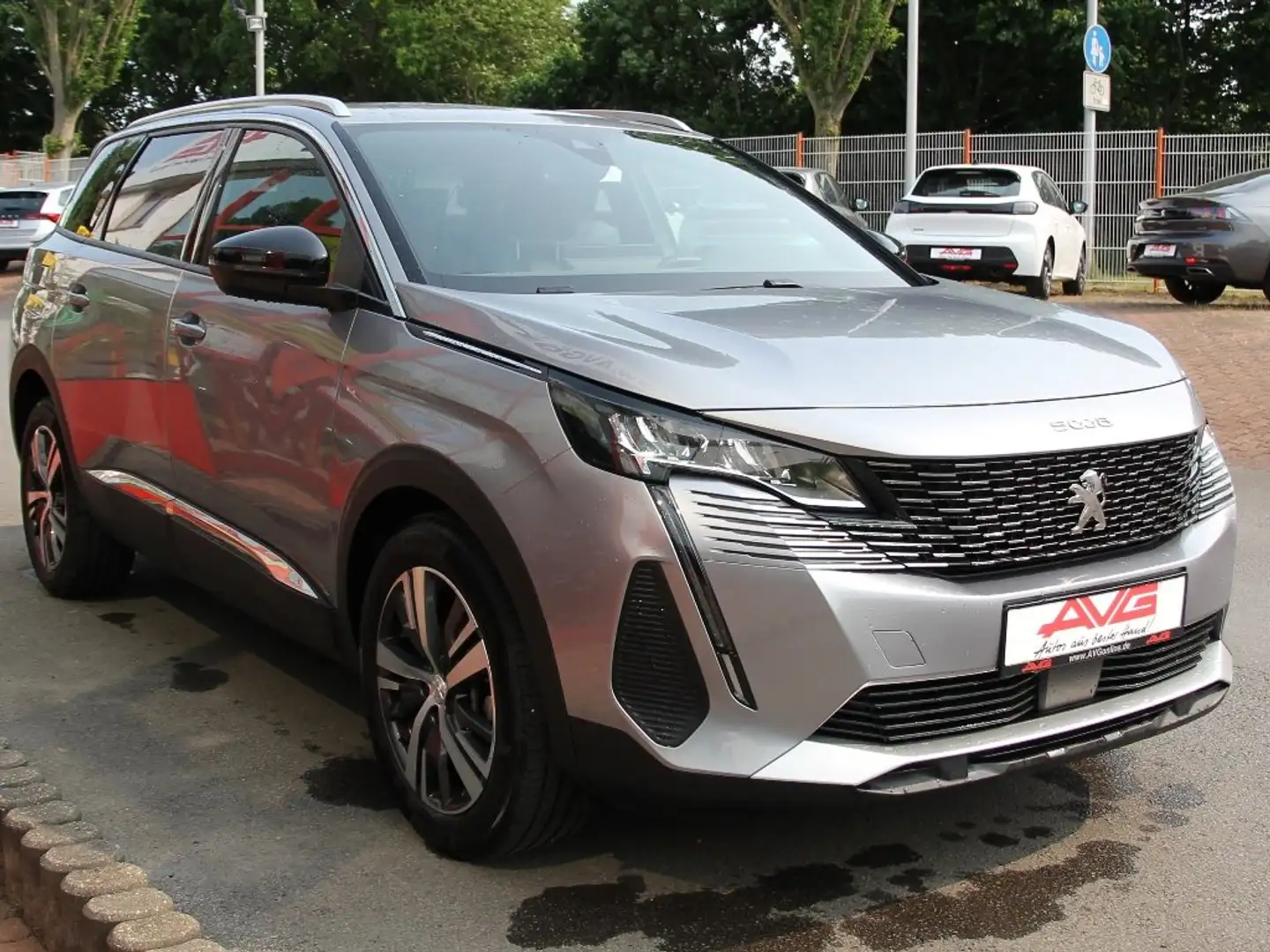 Peugeot 5008 Allure Pack 7 Sitze Navigation ALU 18 ZOLL Grau - 1
