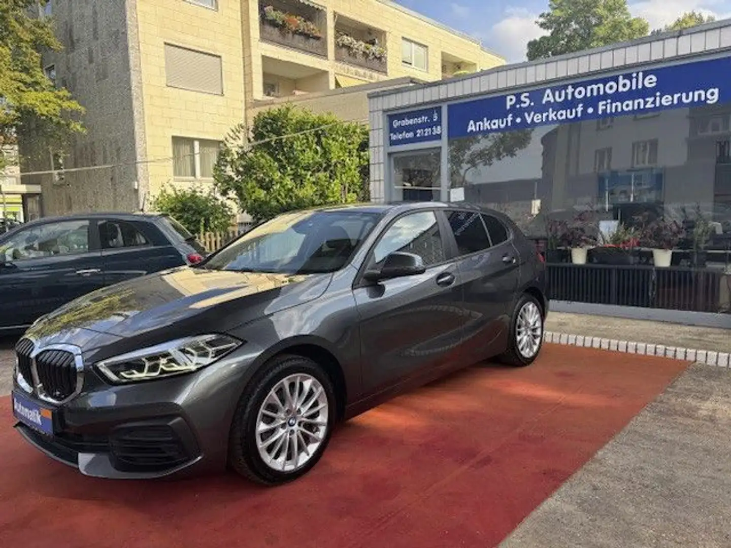 BMW 118 Baureihe 1 Lim. 118 i Advantage*Automatik Grau - 1