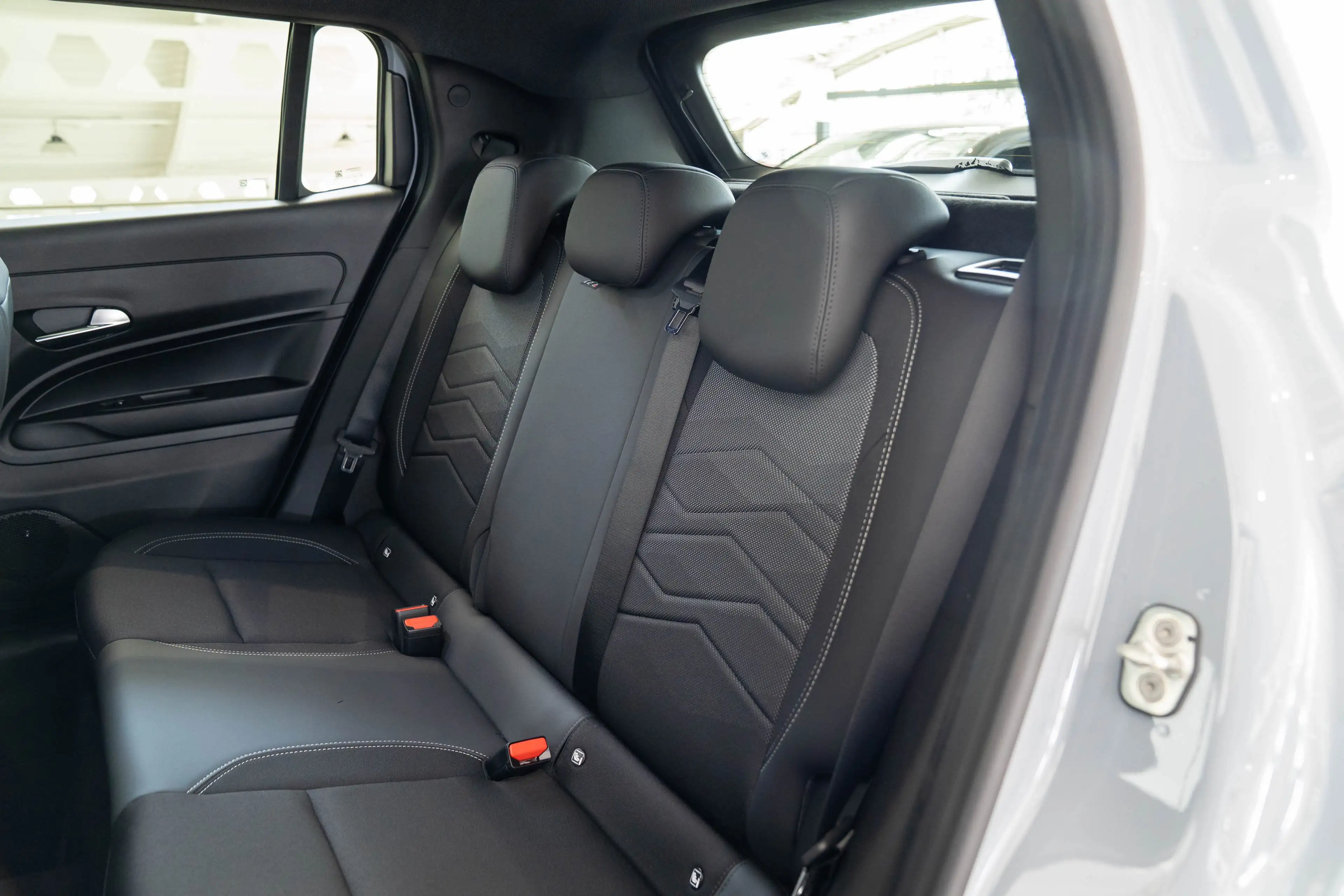 Jeep Avenger 1.2 e-Hybrid Summit | Tot 8 Jaar Garantie | Naviga — photo 12