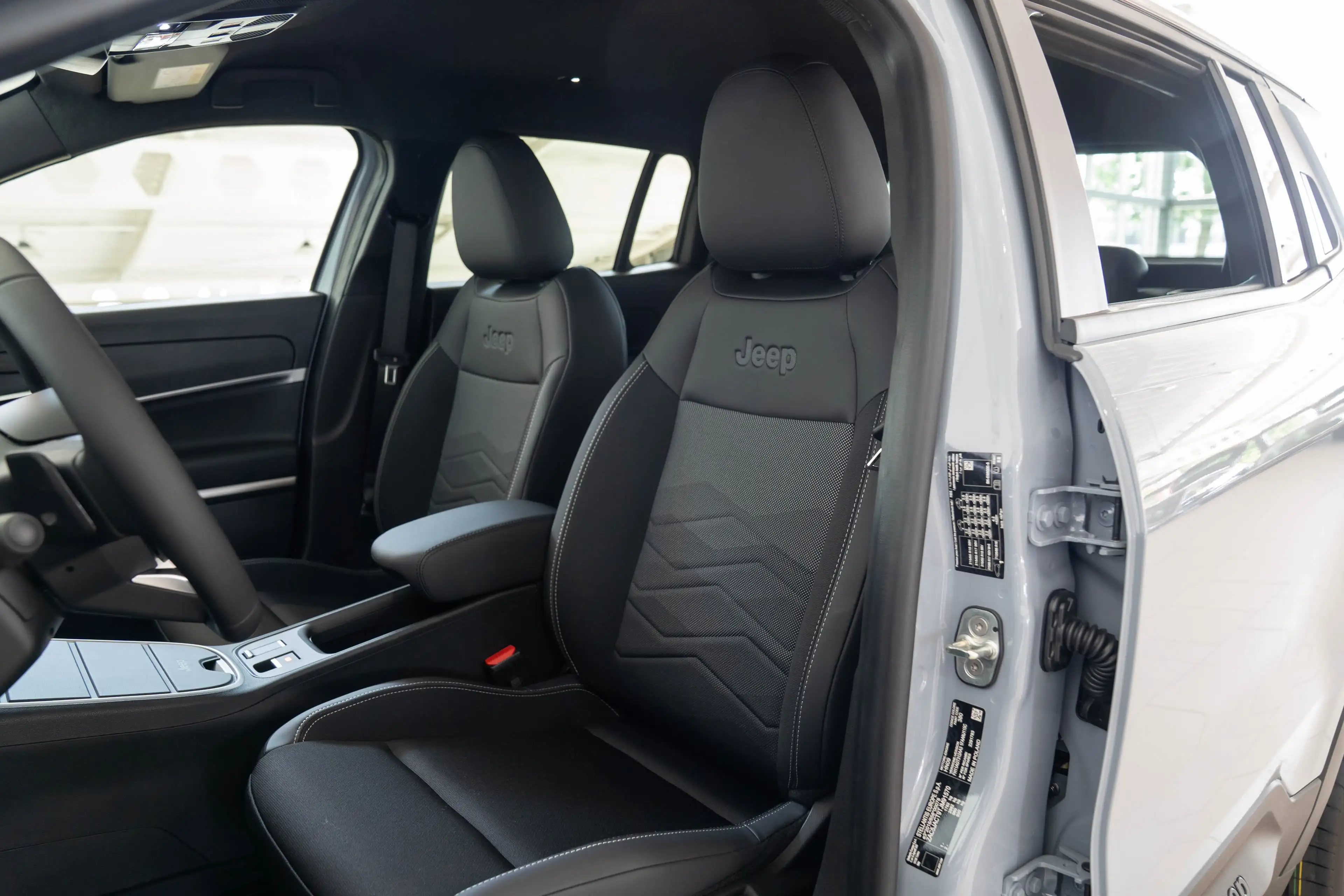 Jeep Avenger 1.2 e-Hybrid Summit | Tot 8 Jaar Garantie | Naviga — photo 13