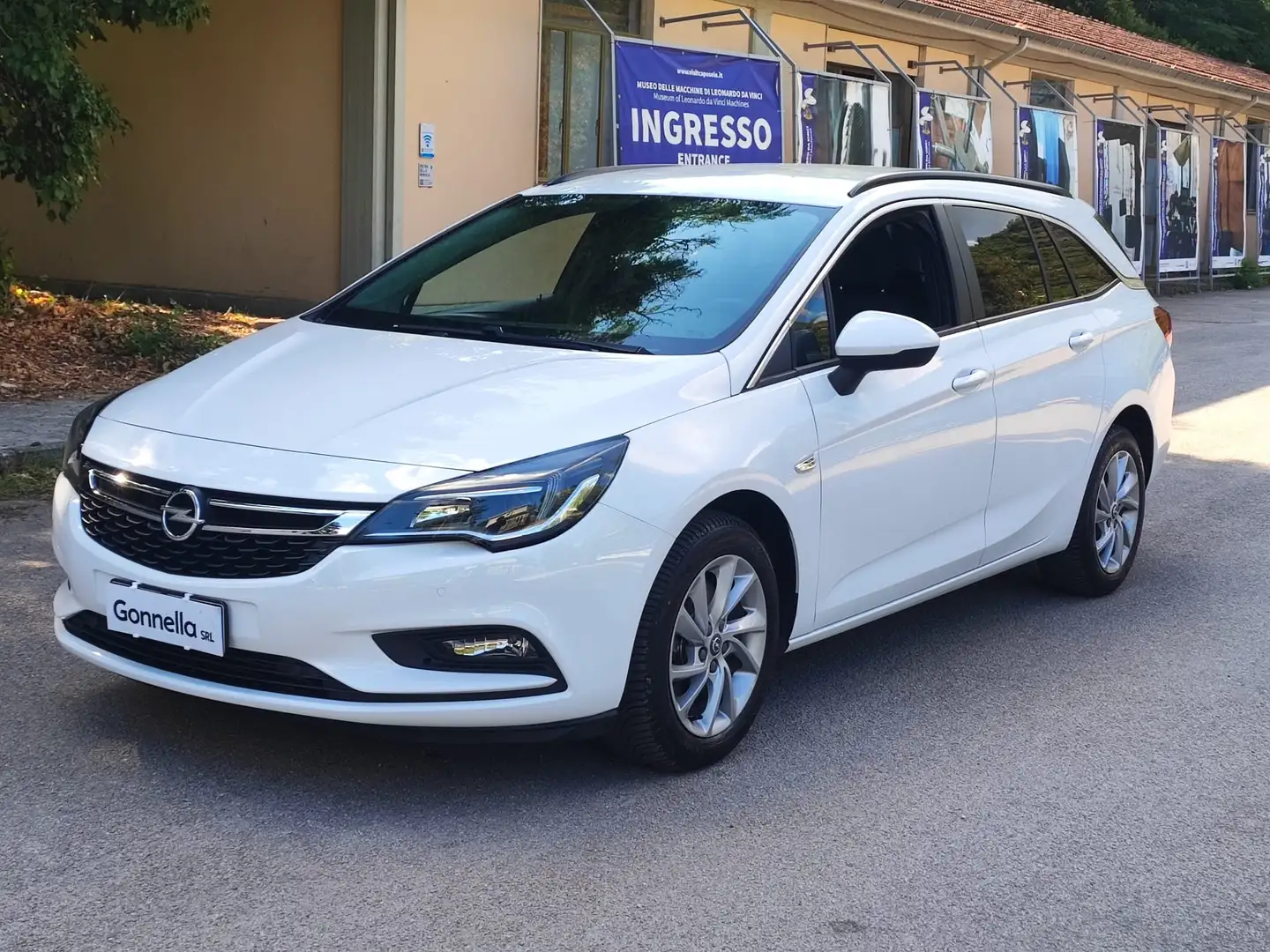 Opel Astra Sports Tourer 1.6 cdti Business 136cv auto Bianco - 2