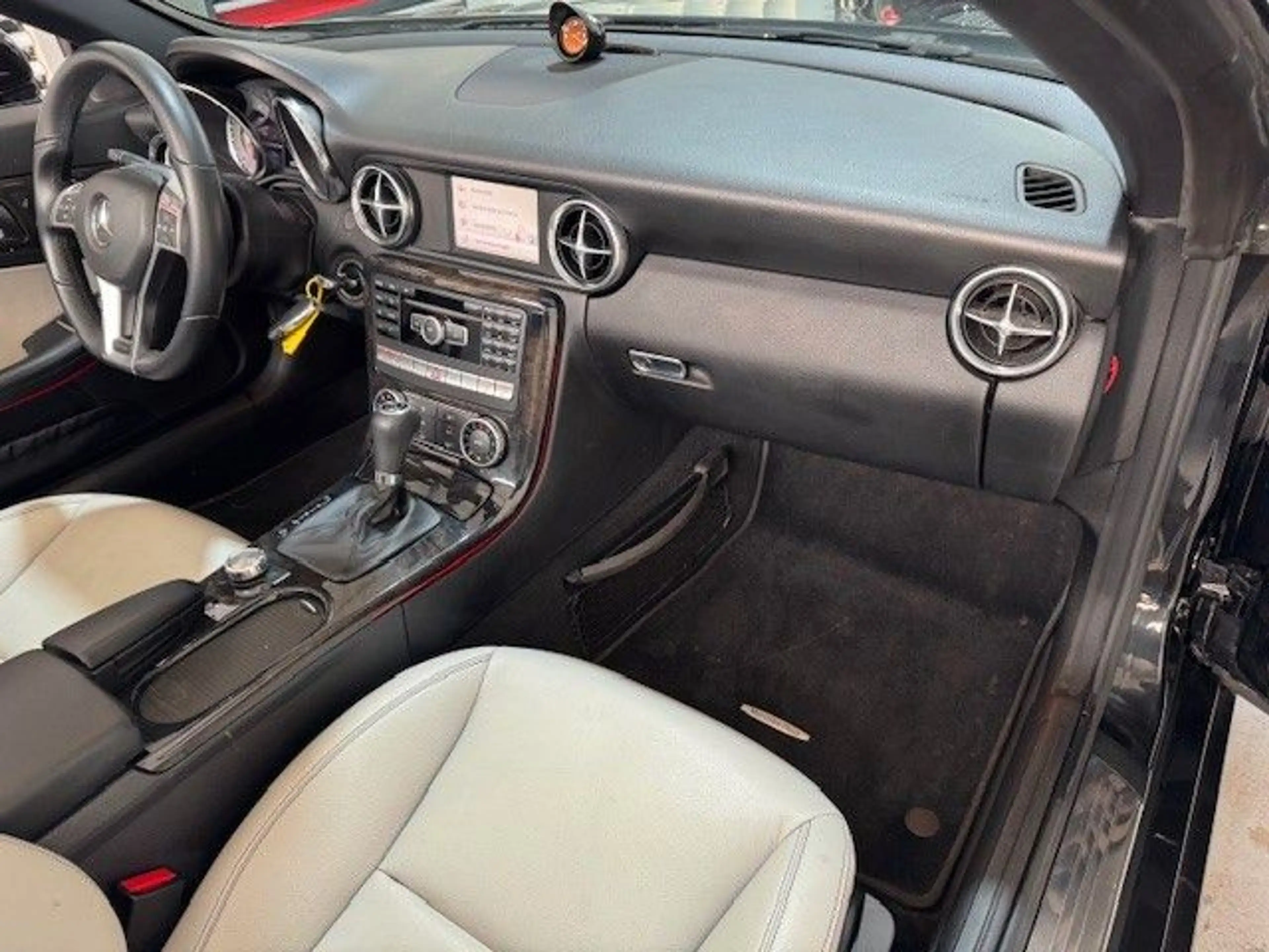 Mercedes-Benz SLK 200 AUTOM,NAVI,LEDER,SITZH,AIRSCARF — photo 3